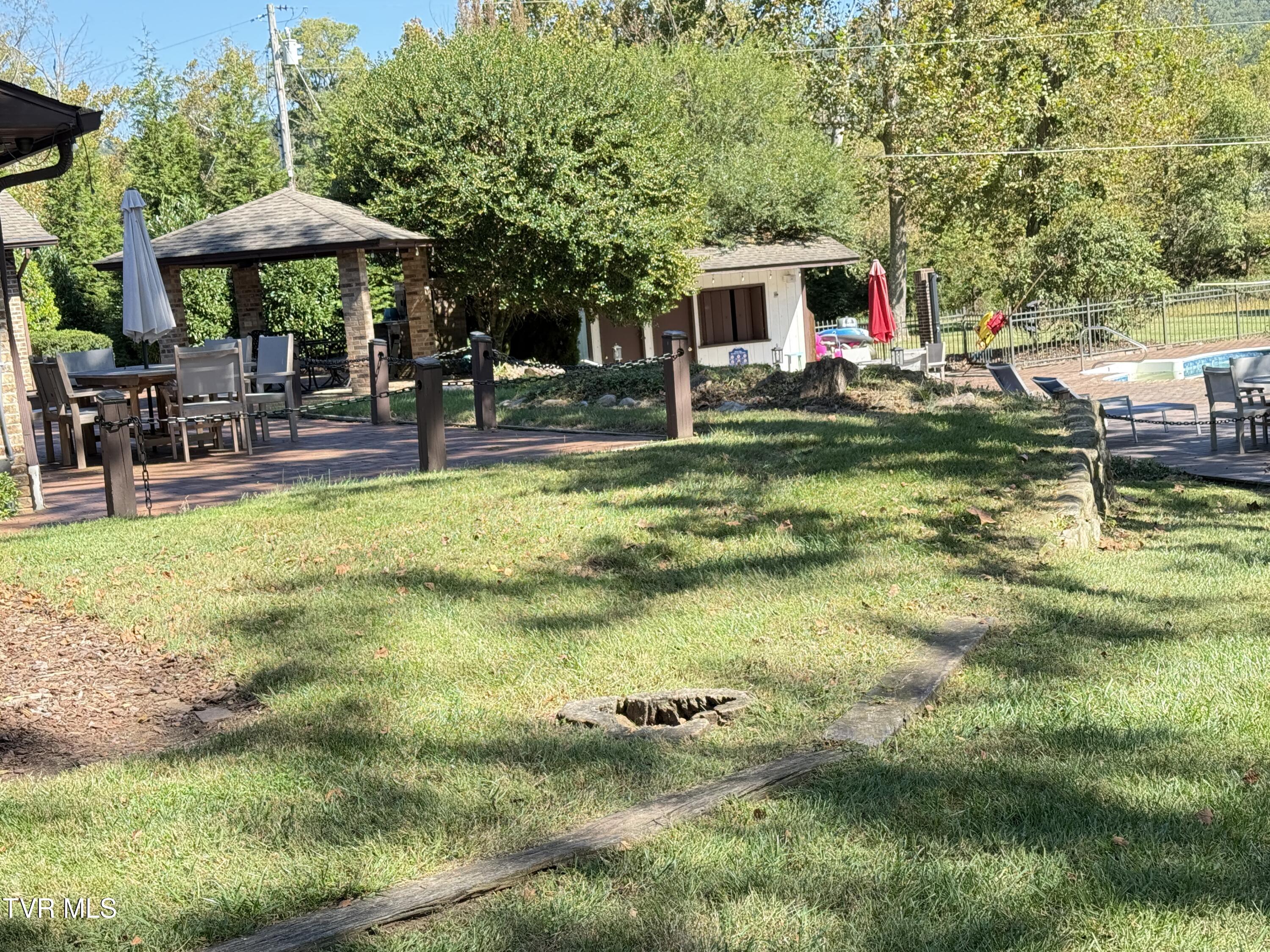 Elizabethton, Tennessee, 37643, United States, 5 Bedrooms Bedrooms, ,6 BathroomsBathrooms,Residential,Active,2019182
