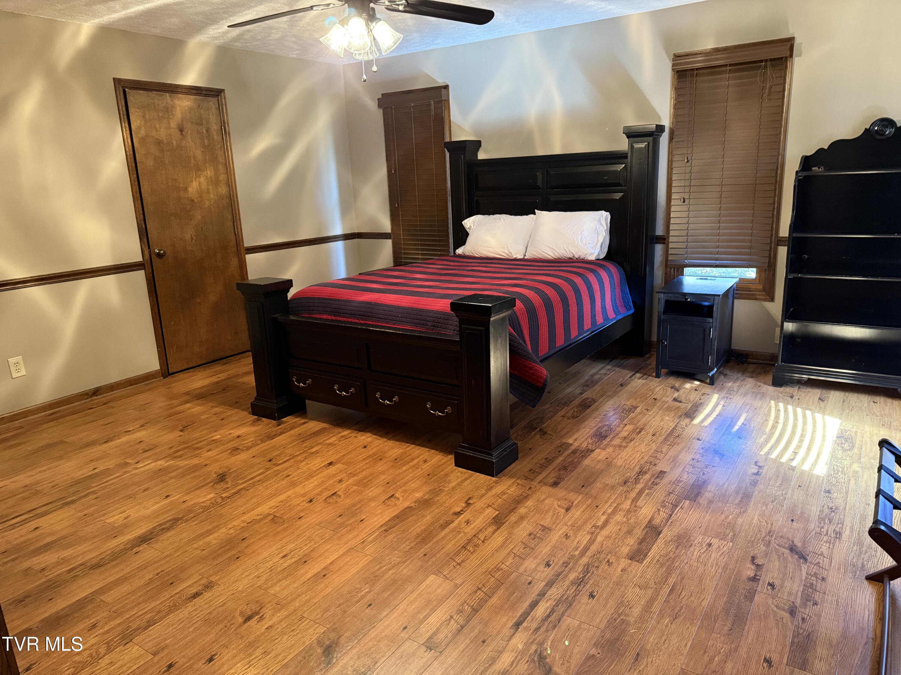 Elizabethton, Tennessee, 37643, United States, 5 Bedrooms Bedrooms, ,6 BathroomsBathrooms,Residential,Active,2019182