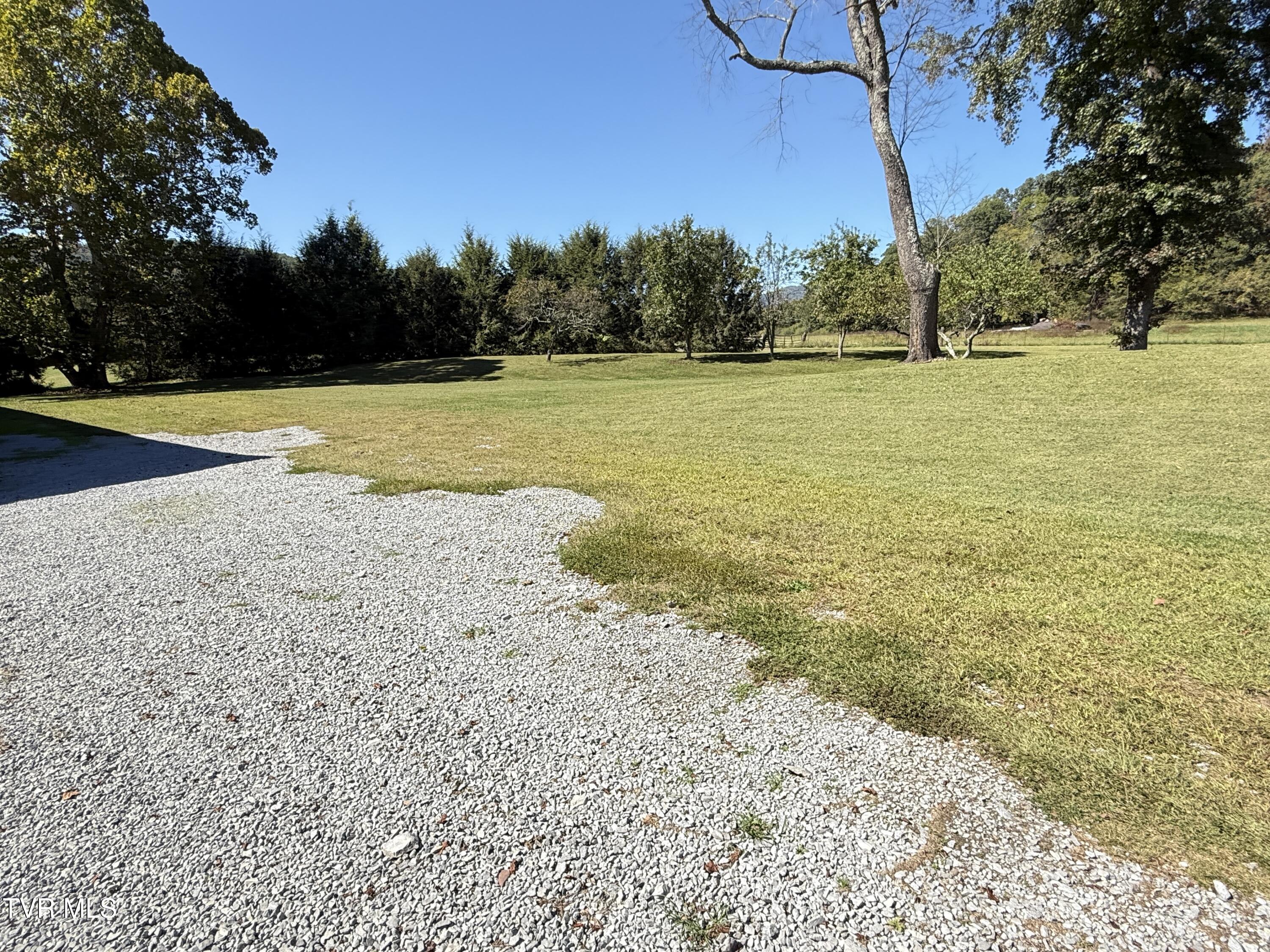 Elizabethton, Tennessee, 37643, United States, 5 Bedrooms Bedrooms, ,6 BathroomsBathrooms,Residential,Active,2019182