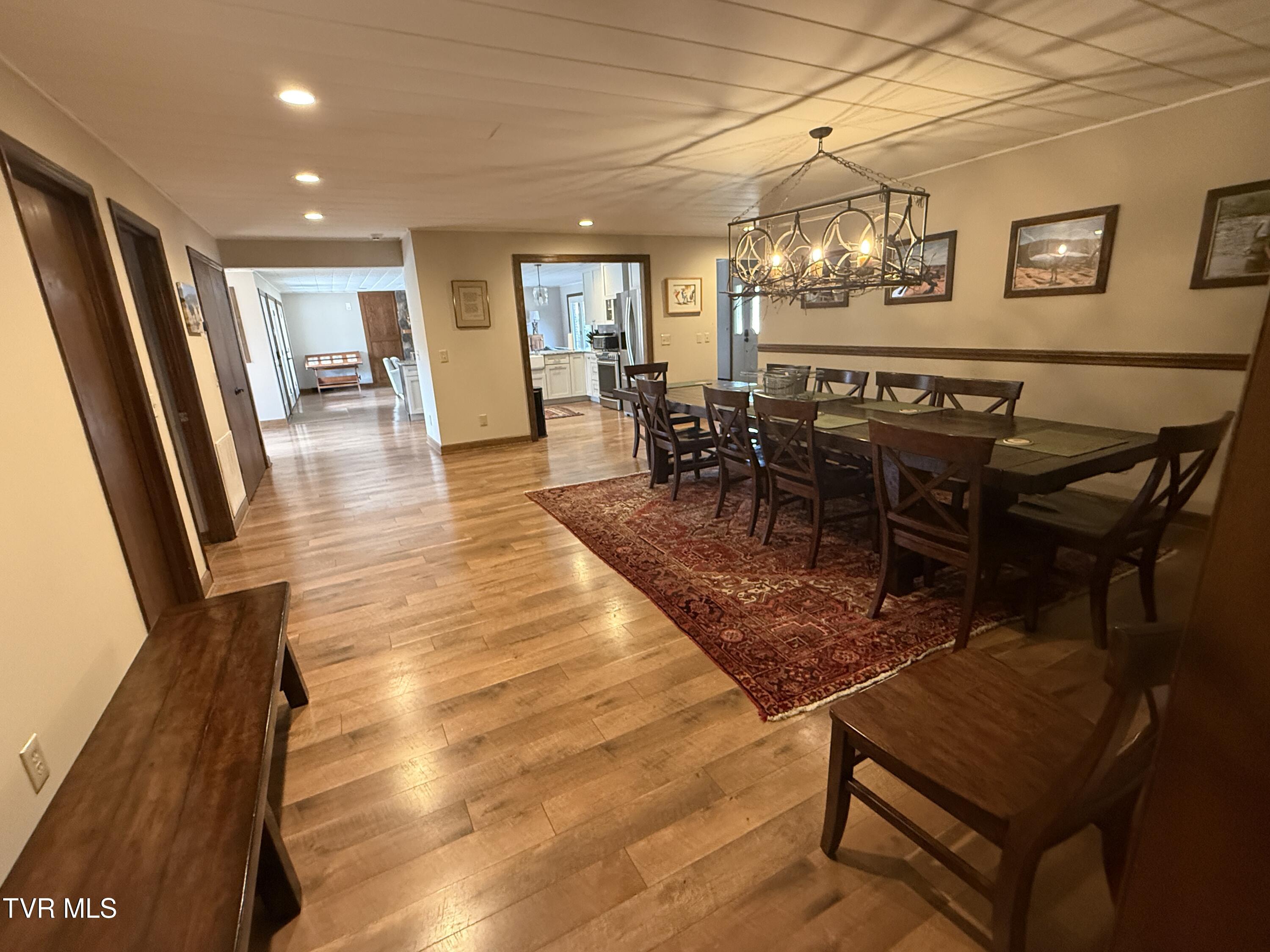 Elizabethton, Tennessee, 37643, United States, 5 Bedrooms Bedrooms, ,6 BathroomsBathrooms,Residential,Active,2019182