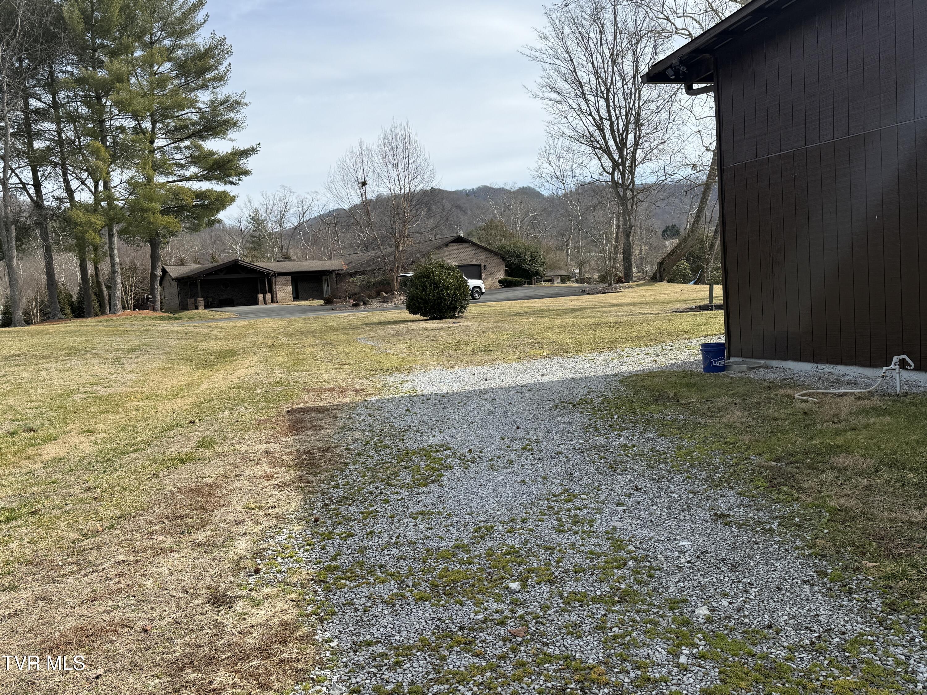 Elizabethton, Tennessee, 37643, United States, 5 Bedrooms Bedrooms, ,6 BathroomsBathrooms,Residential,Active,2019182