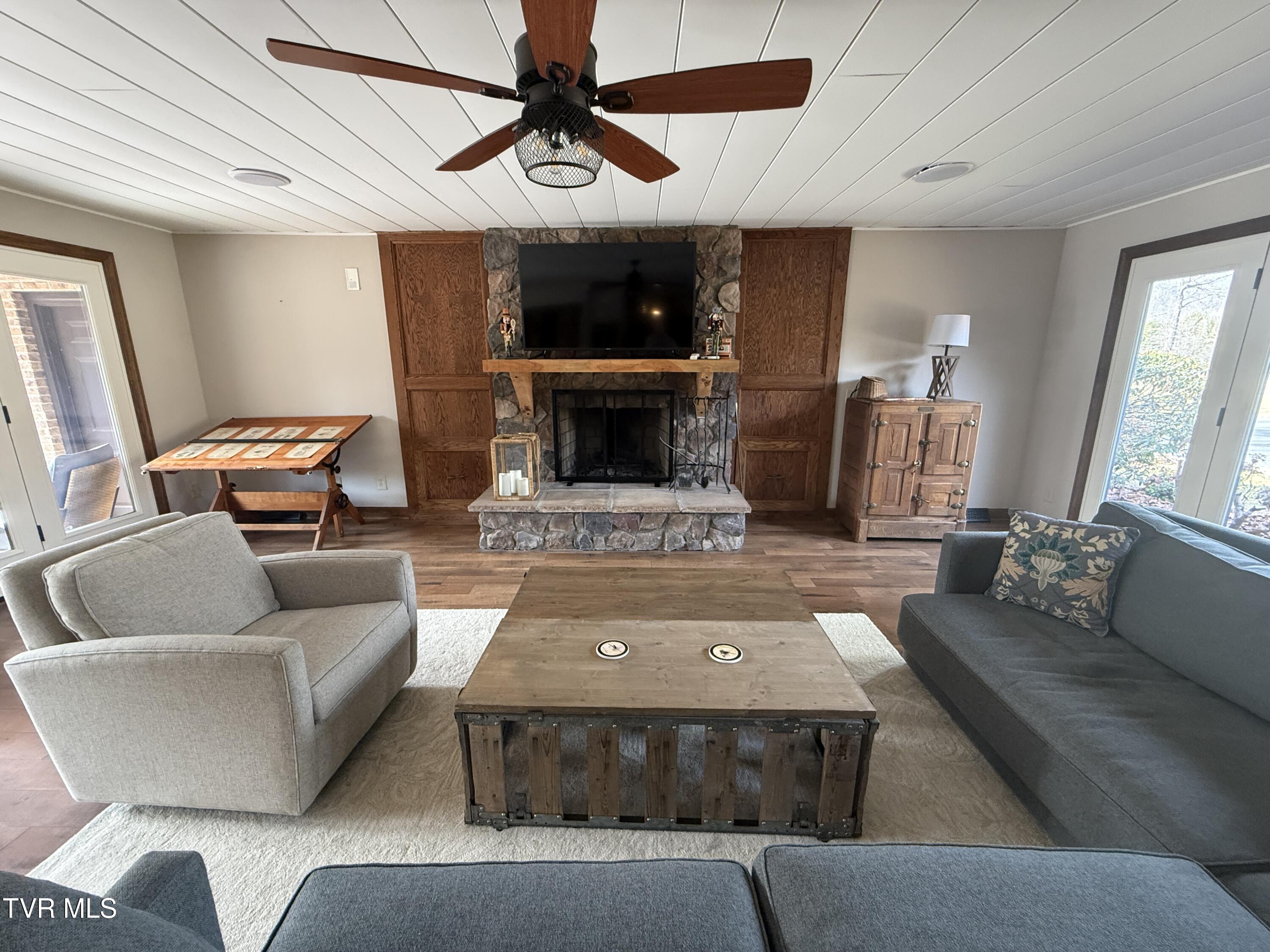 Elizabethton, Tennessee, 37643, United States, 5 Bedrooms Bedrooms, ,6 BathroomsBathrooms,Residential,Active,2019182