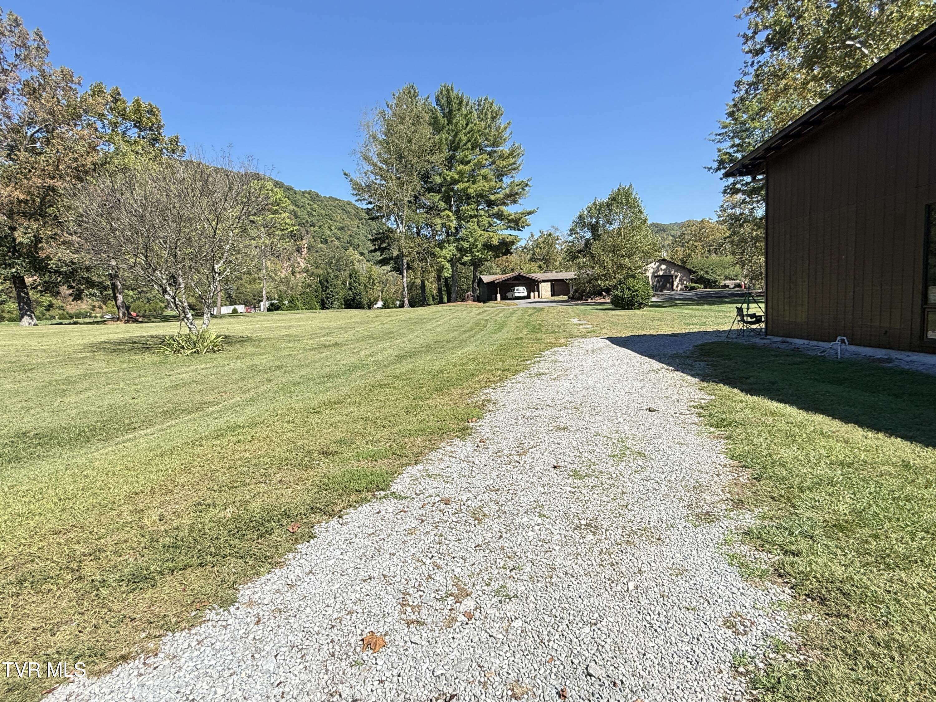 Elizabethton, Tennessee, 37643, United States, 5 Bedrooms Bedrooms, ,6 BathroomsBathrooms,Residential,Active,2019182
