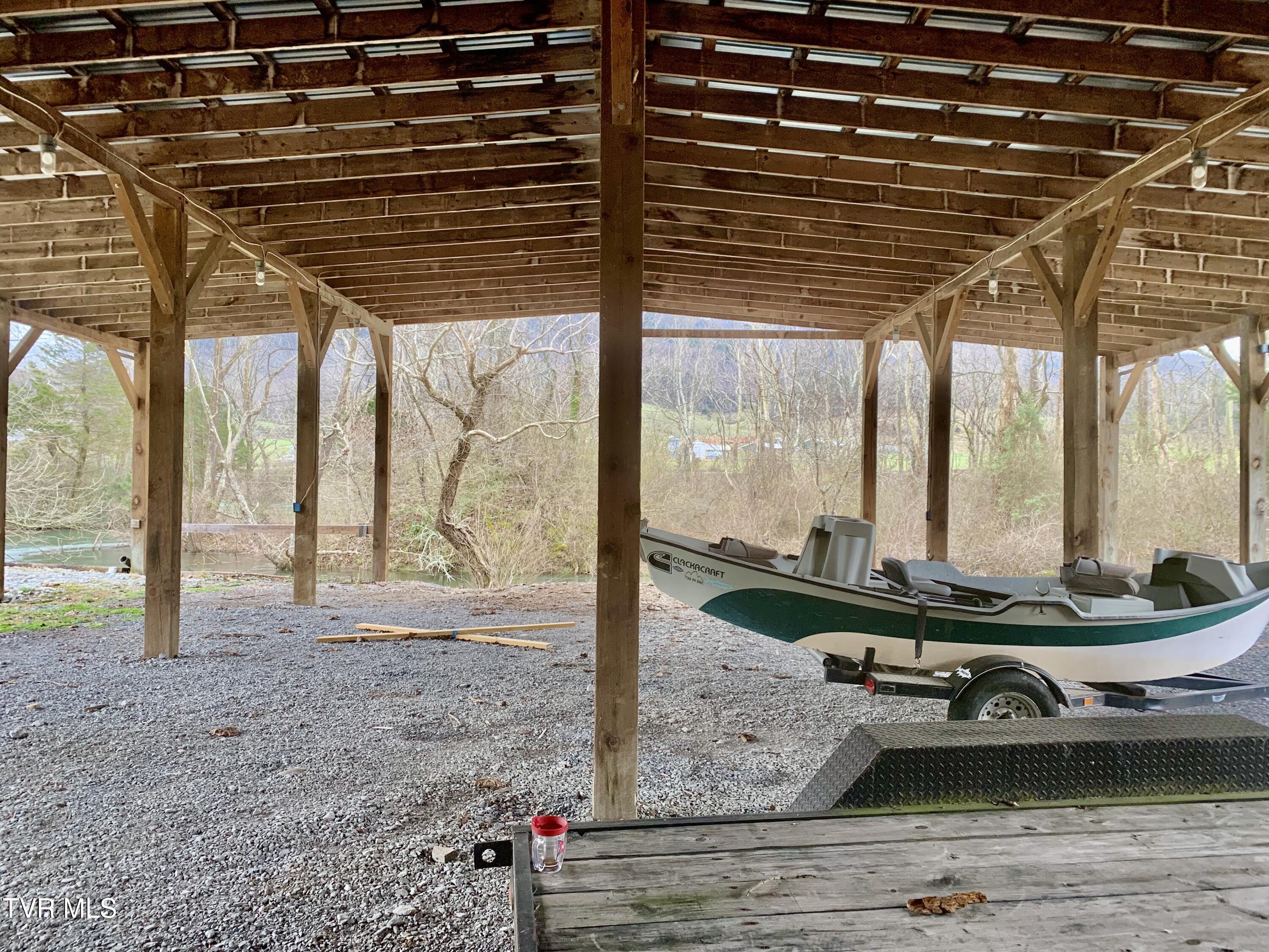Elizabethton, Tennessee, 37643, United States, 5 Bedrooms Bedrooms, ,6 BathroomsBathrooms,Residential,Active,2019182