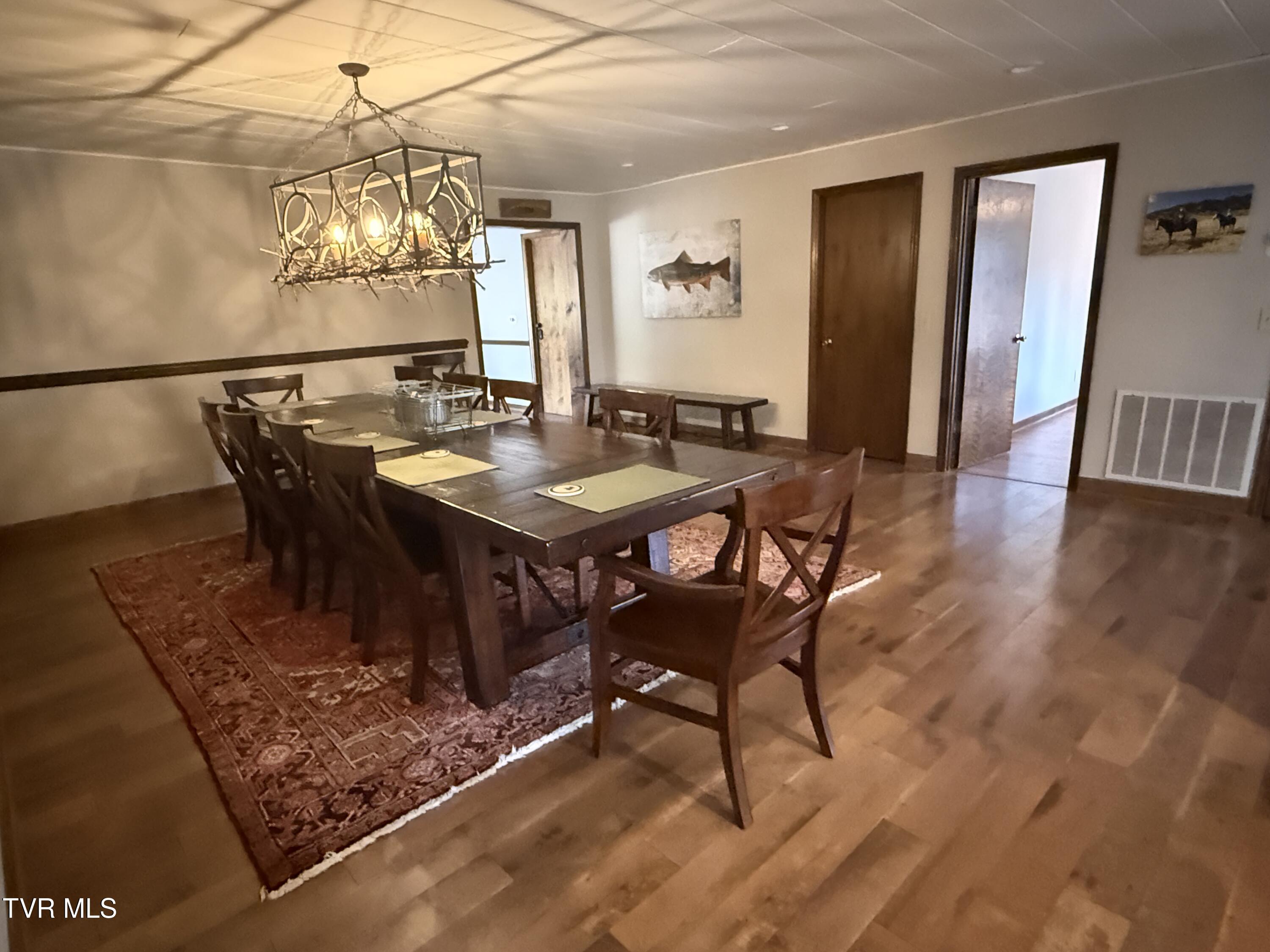 Elizabethton, Tennessee, 37643, United States, 5 Bedrooms Bedrooms, ,6 BathroomsBathrooms,Residential,Active,2019182
