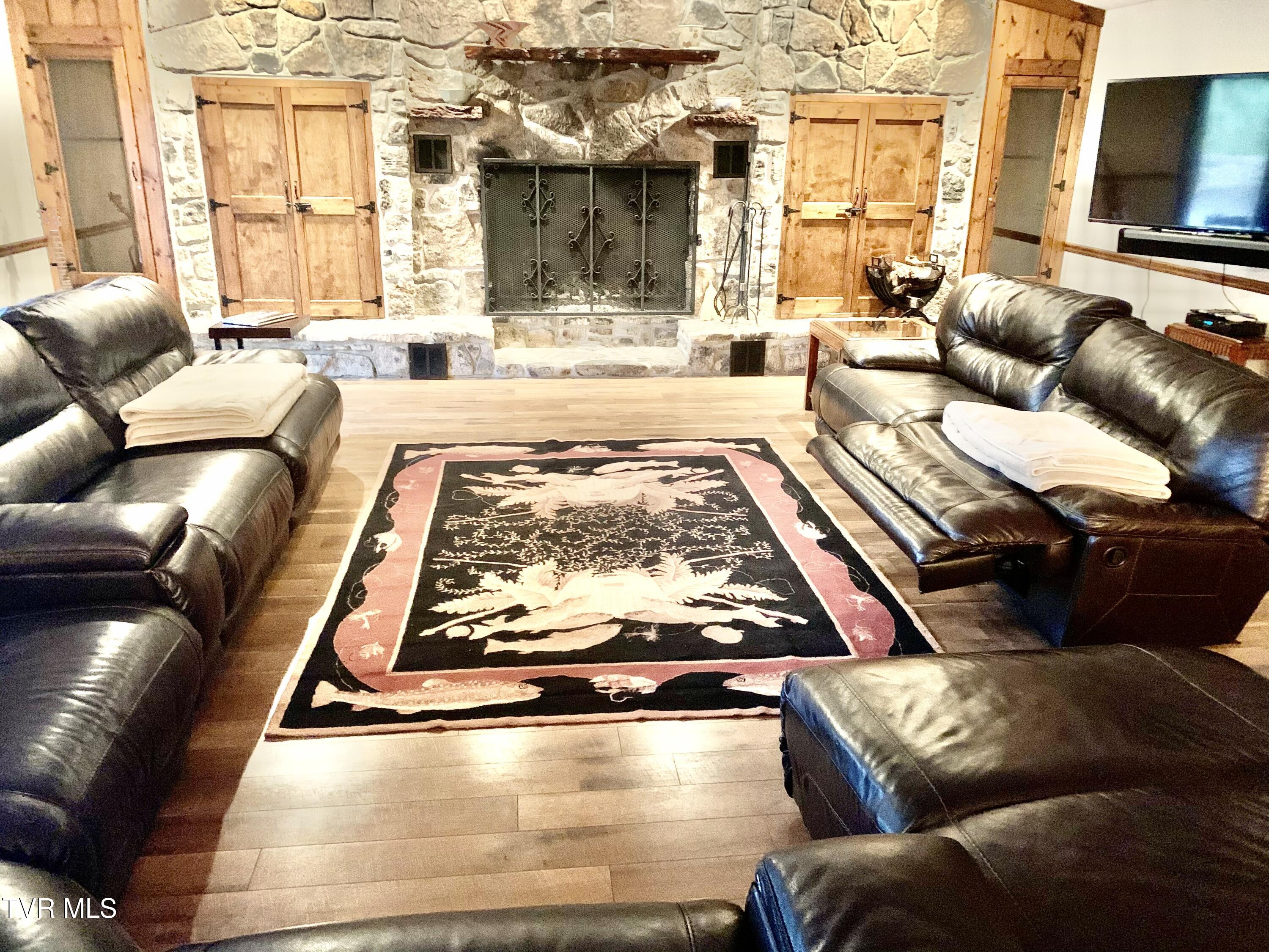 Elizabethton, Tennessee, 37643, United States, 5 Bedrooms Bedrooms, ,6 BathroomsBathrooms,Residential,Active,2019182