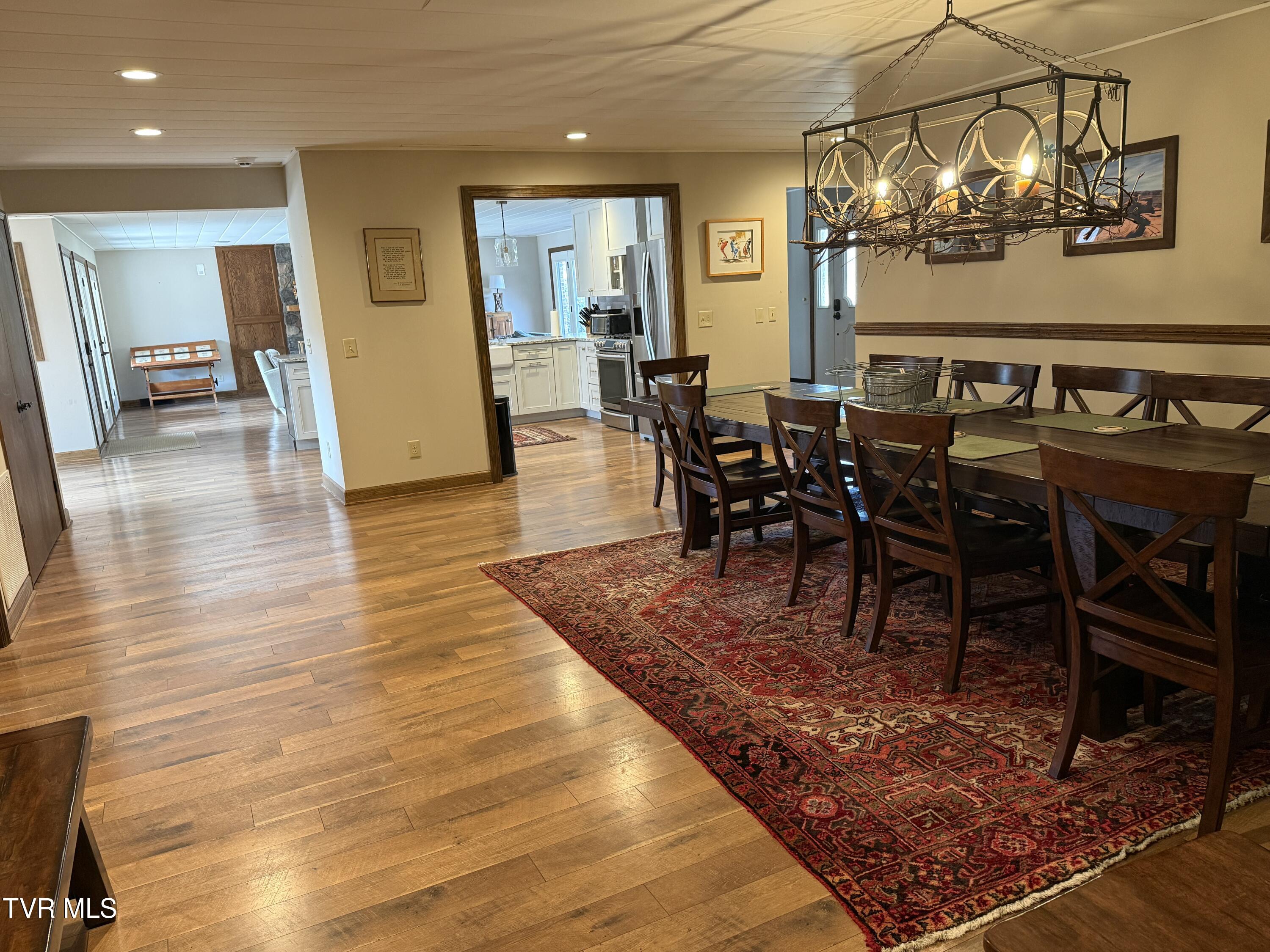 Elizabethton, Tennessee, 37643, United States, 5 Bedrooms Bedrooms, ,6 BathroomsBathrooms,Residential,Active,2019182