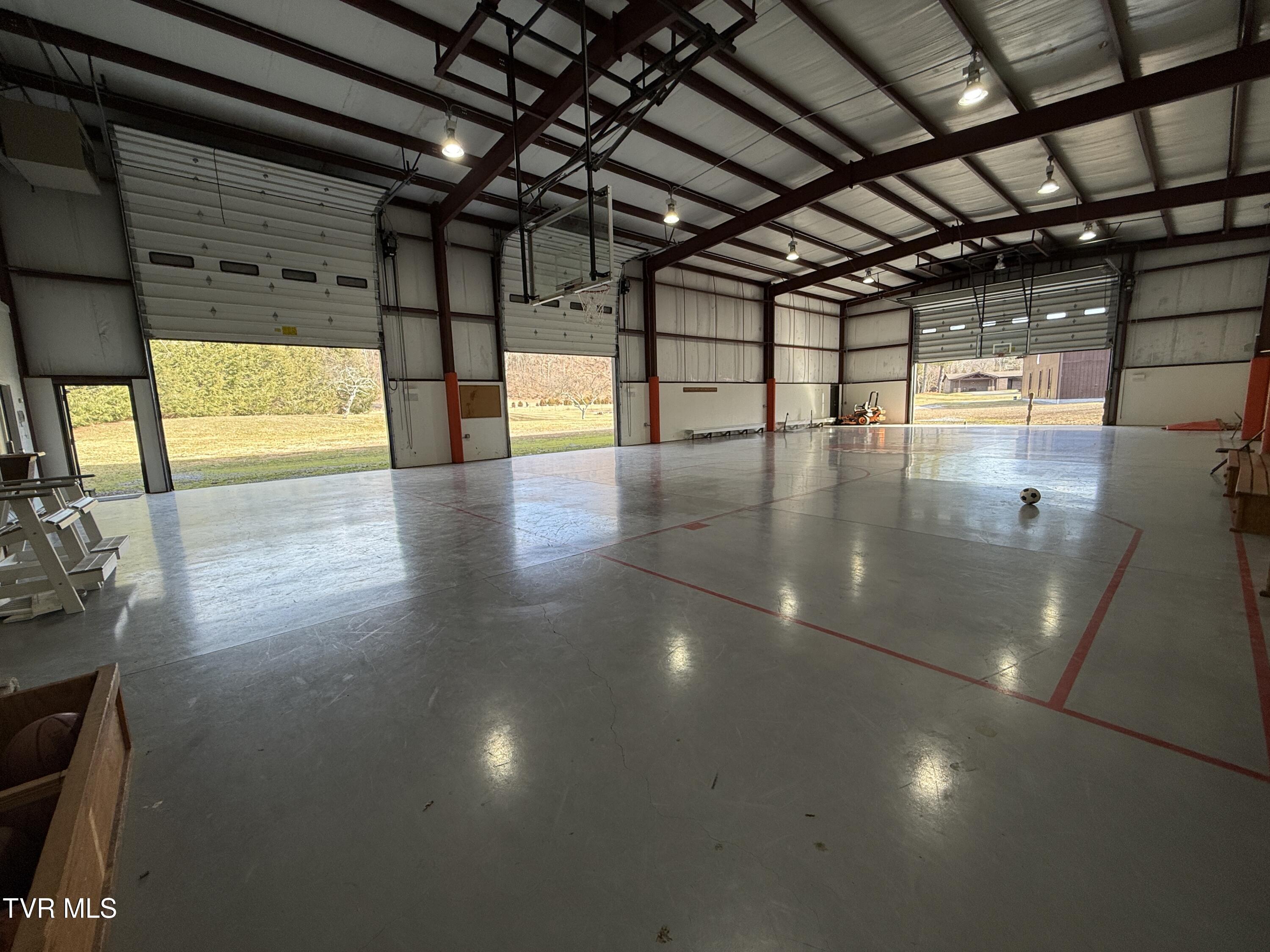 Elizabethton, Tennessee, 37643, United States, 5 Bedrooms Bedrooms, ,6 BathroomsBathrooms,Residential,Active,2019182