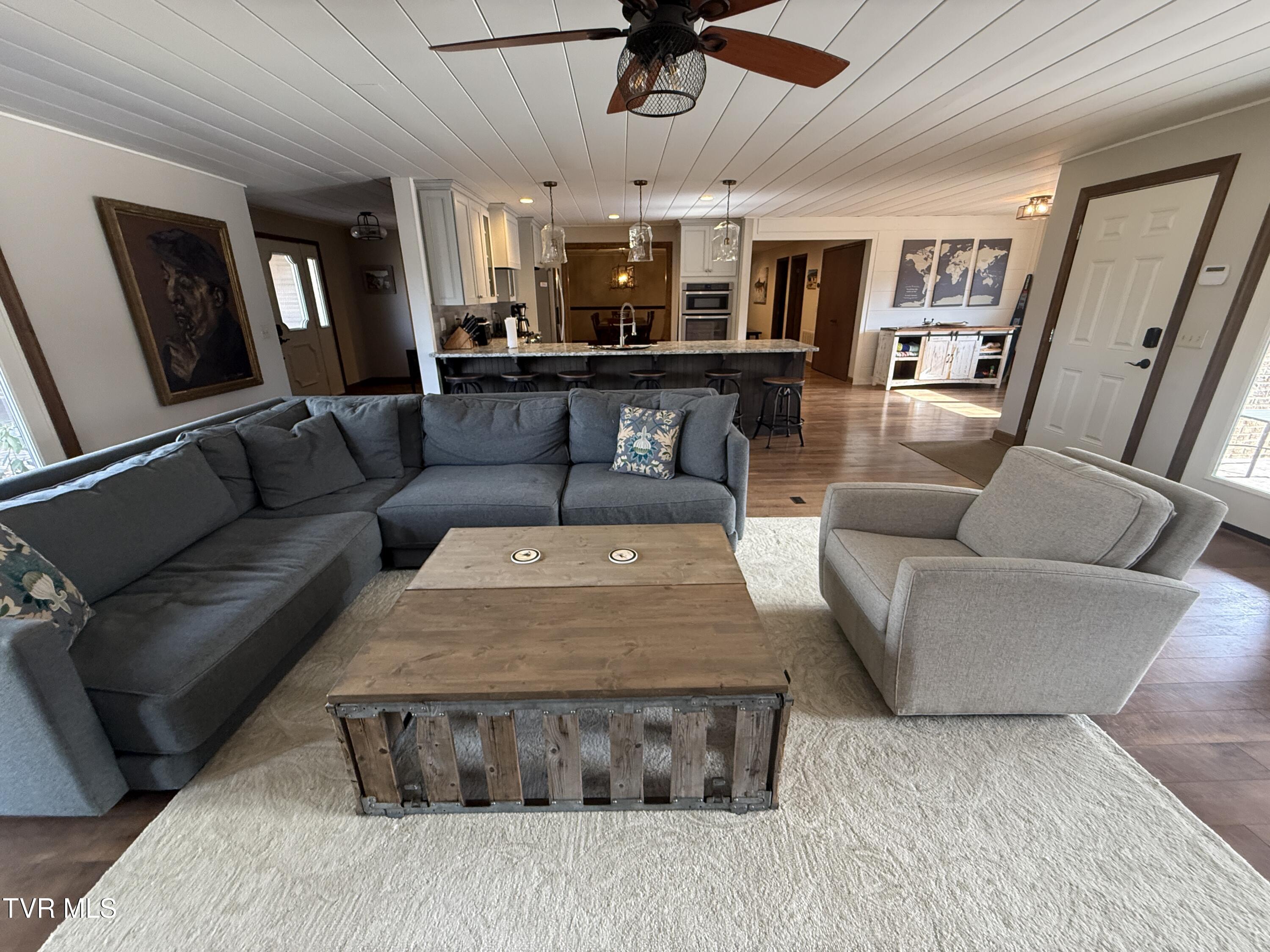 Elizabethton, Tennessee, 37643, United States, 5 Bedrooms Bedrooms, ,6 BathroomsBathrooms,Residential,Active,2019182