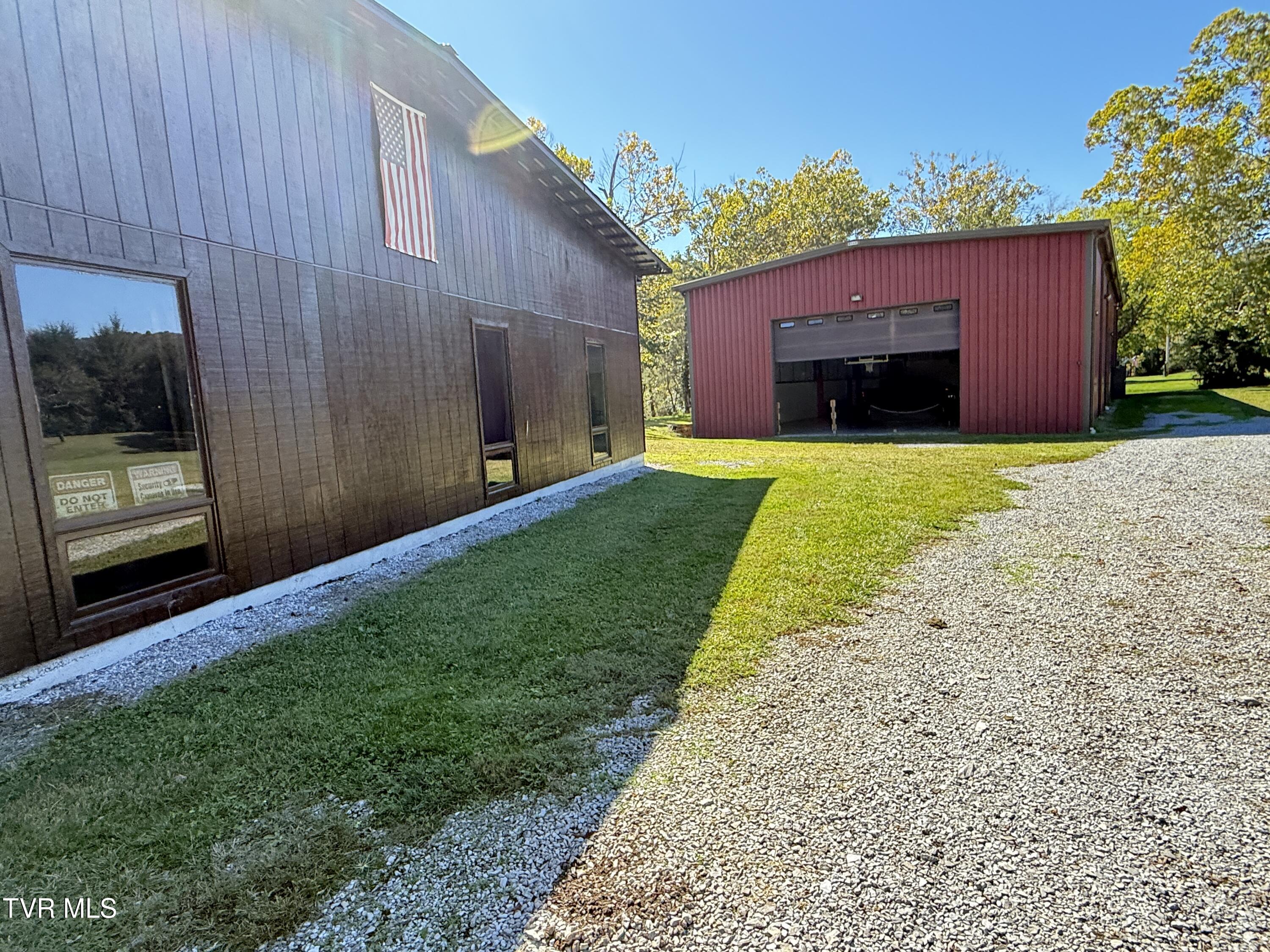Elizabethton, Tennessee, 37643, United States, 5 Bedrooms Bedrooms, ,6 BathroomsBathrooms,Residential,Active,2019182