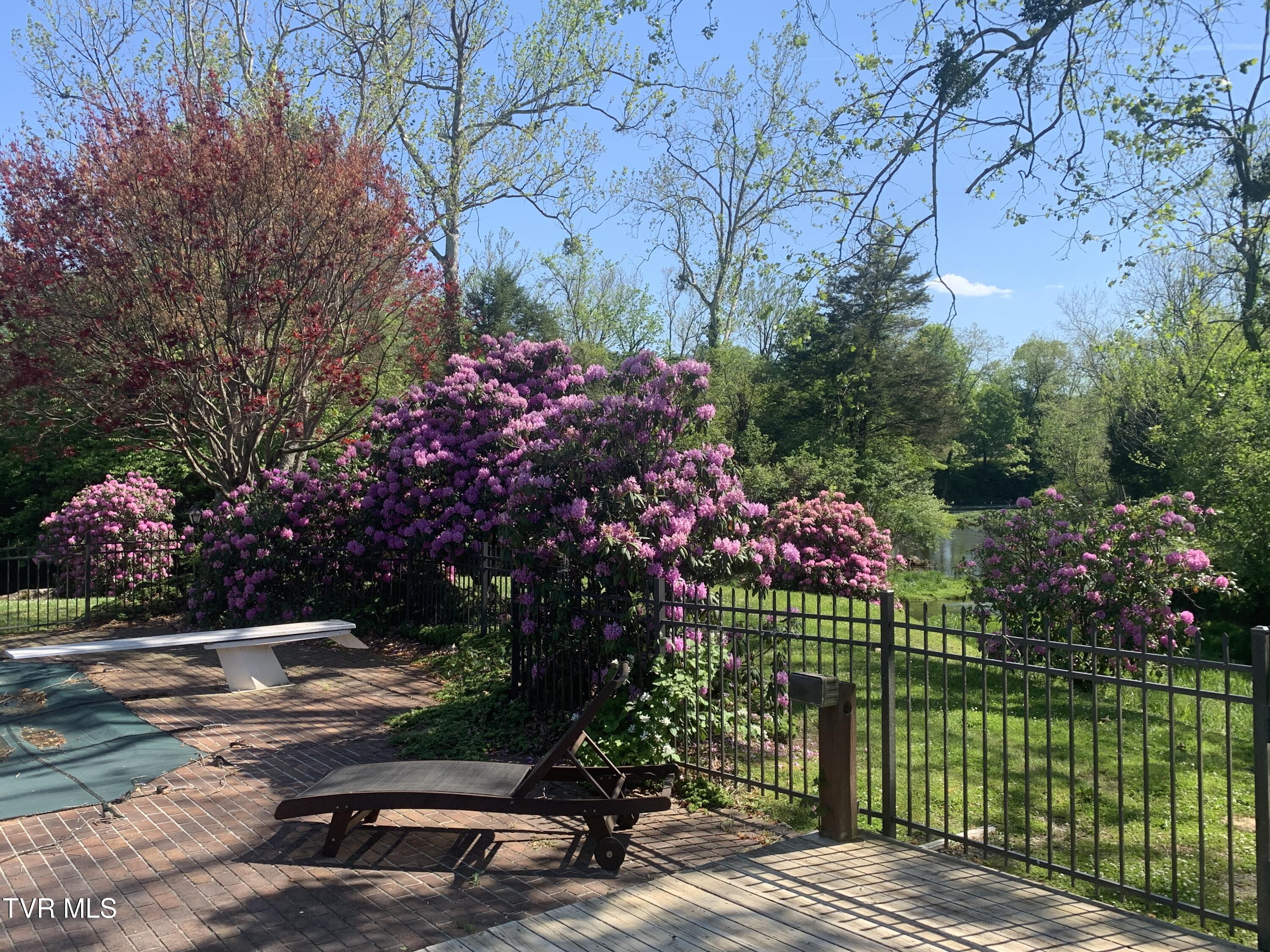 Elizabethton, Tennessee, 37643, United States, 5 Bedrooms Bedrooms, ,6 BathroomsBathrooms,Residential,Active,2019182