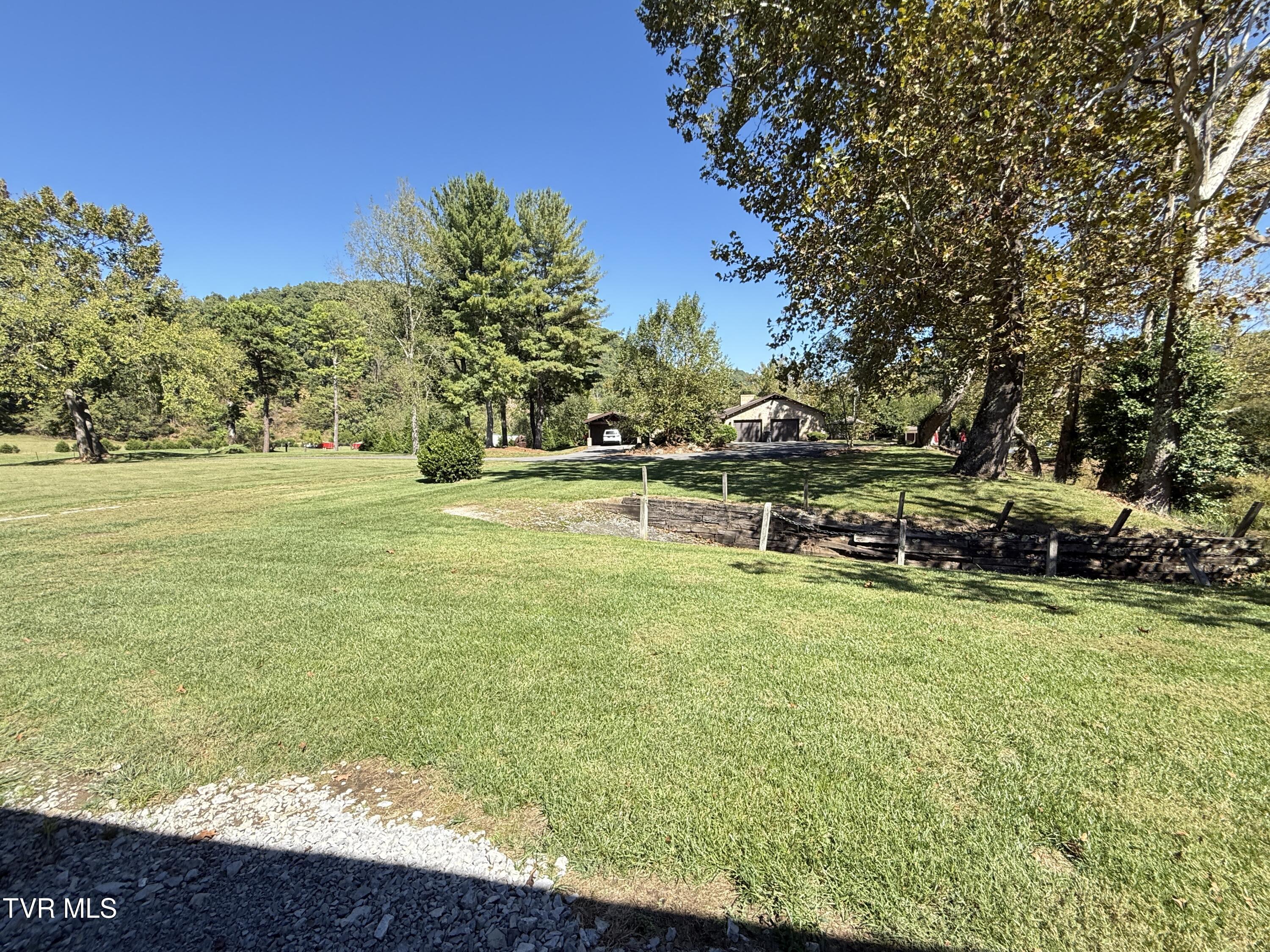 Elizabethton, Tennessee, 37643, United States, 5 Bedrooms Bedrooms, ,6 BathroomsBathrooms,Residential,Active,2019182