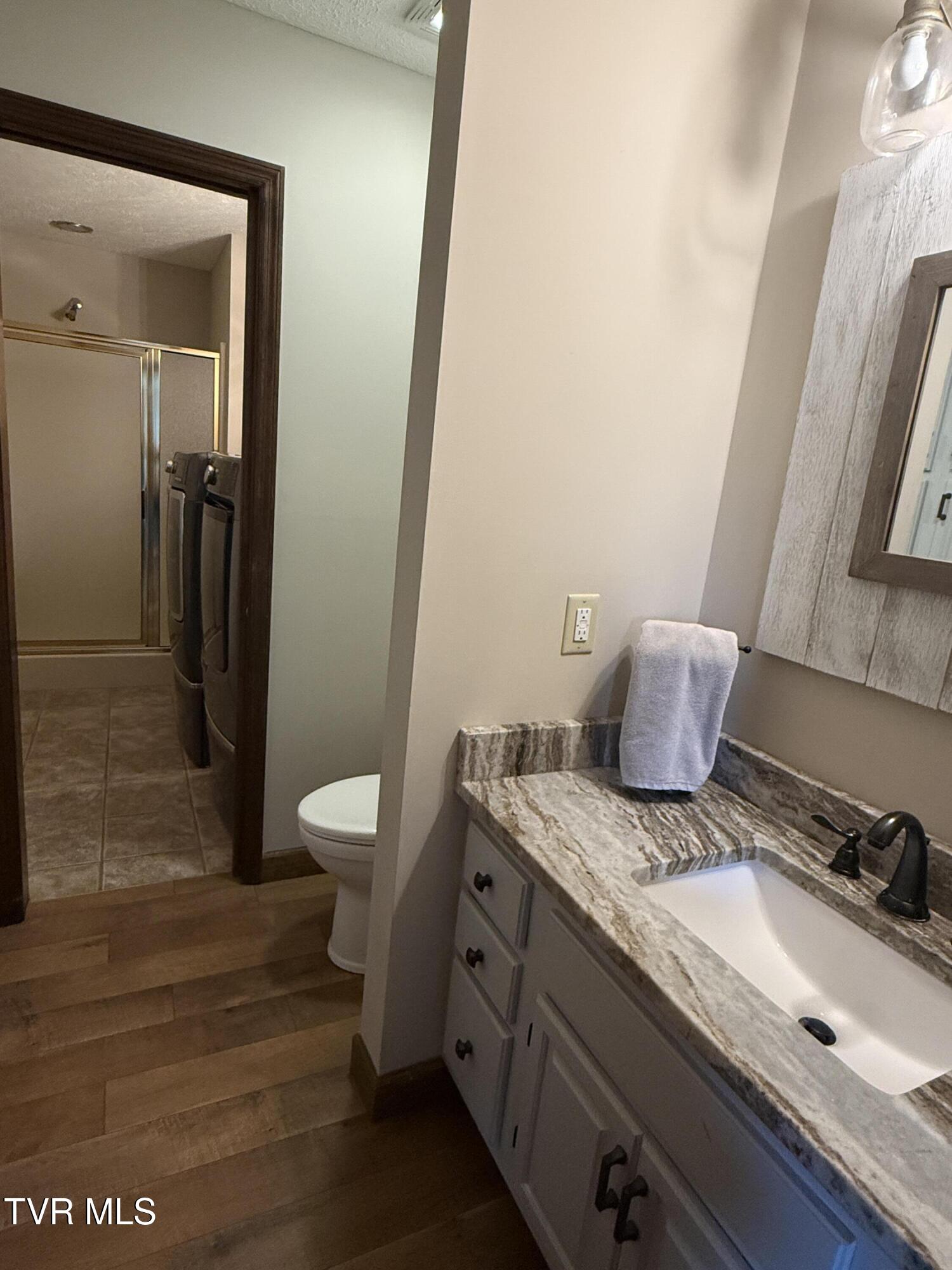 Elizabethton, Tennessee, 37643, United States, 5 Bedrooms Bedrooms, ,6 BathroomsBathrooms,Residential,Active,2019182