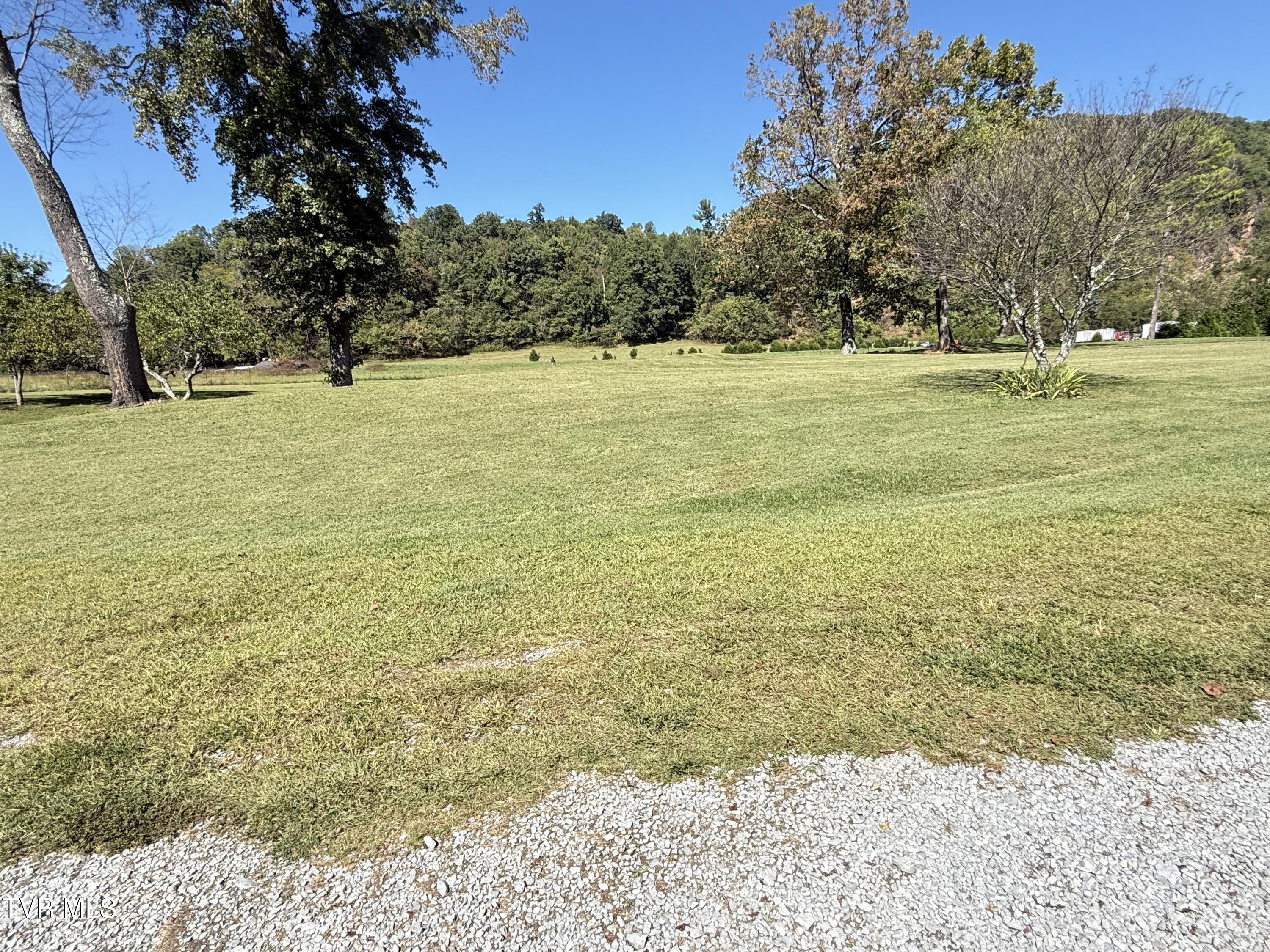 Elizabethton, Tennessee, 37643, United States, 5 Bedrooms Bedrooms, ,6 BathroomsBathrooms,Residential,Active,2019182