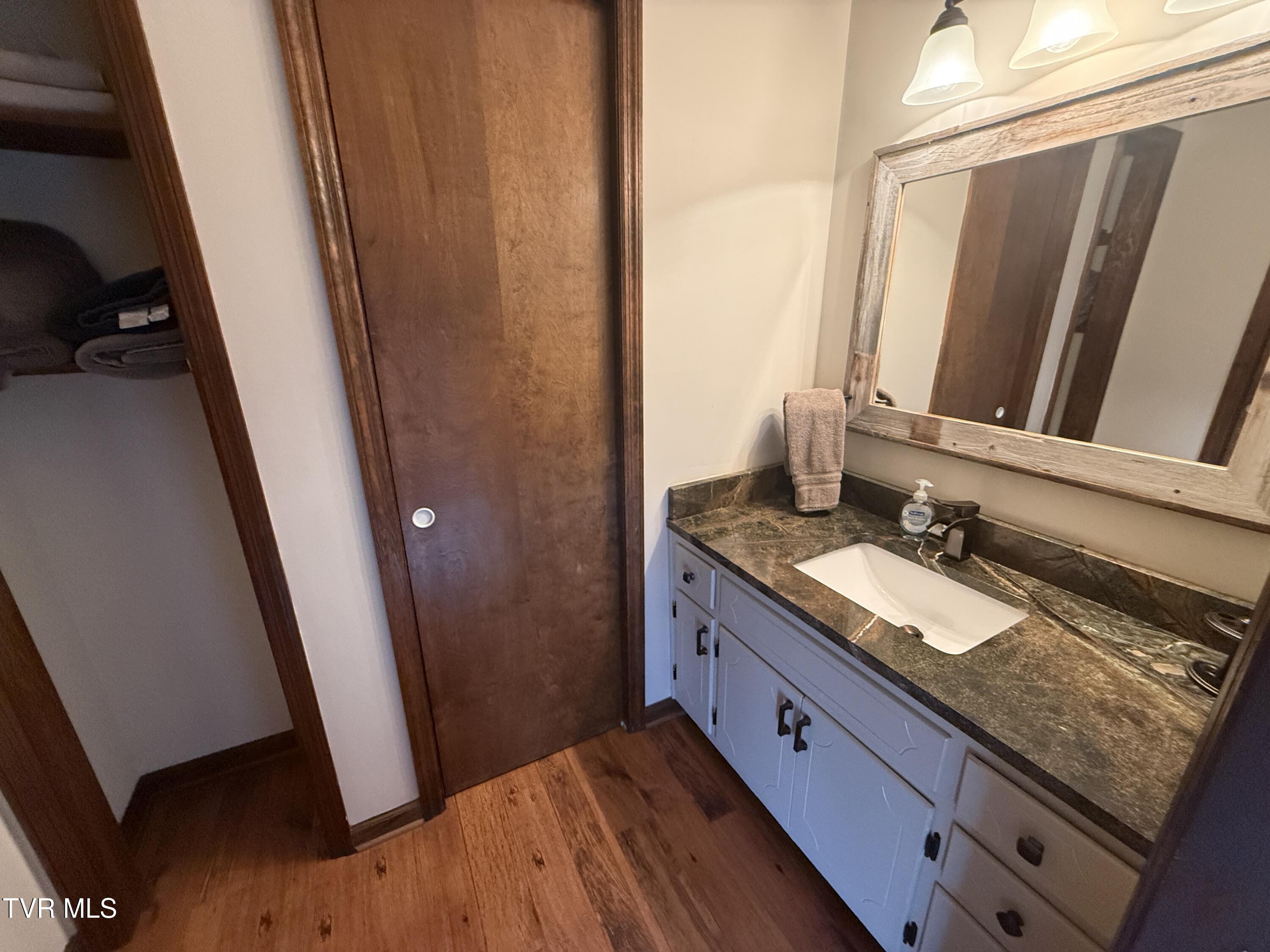 Elizabethton, Tennessee, 37643, United States, 5 Bedrooms Bedrooms, ,6 BathroomsBathrooms,Residential,Active,2019182