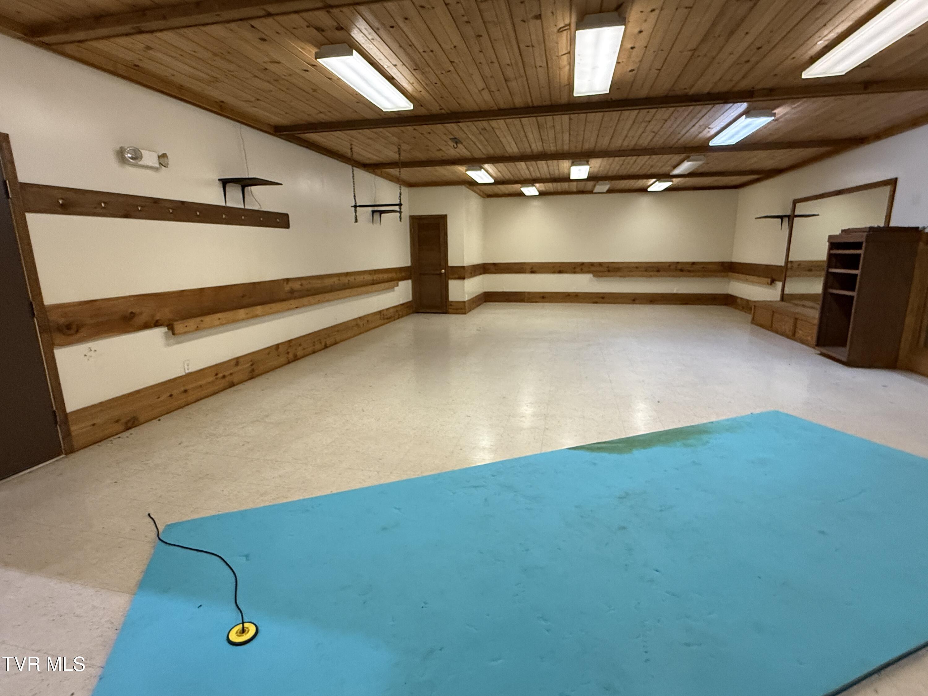 Elizabethton, Tennessee, 37643, United States, 5 Bedrooms Bedrooms, ,6 BathroomsBathrooms,Residential,Active,2019182