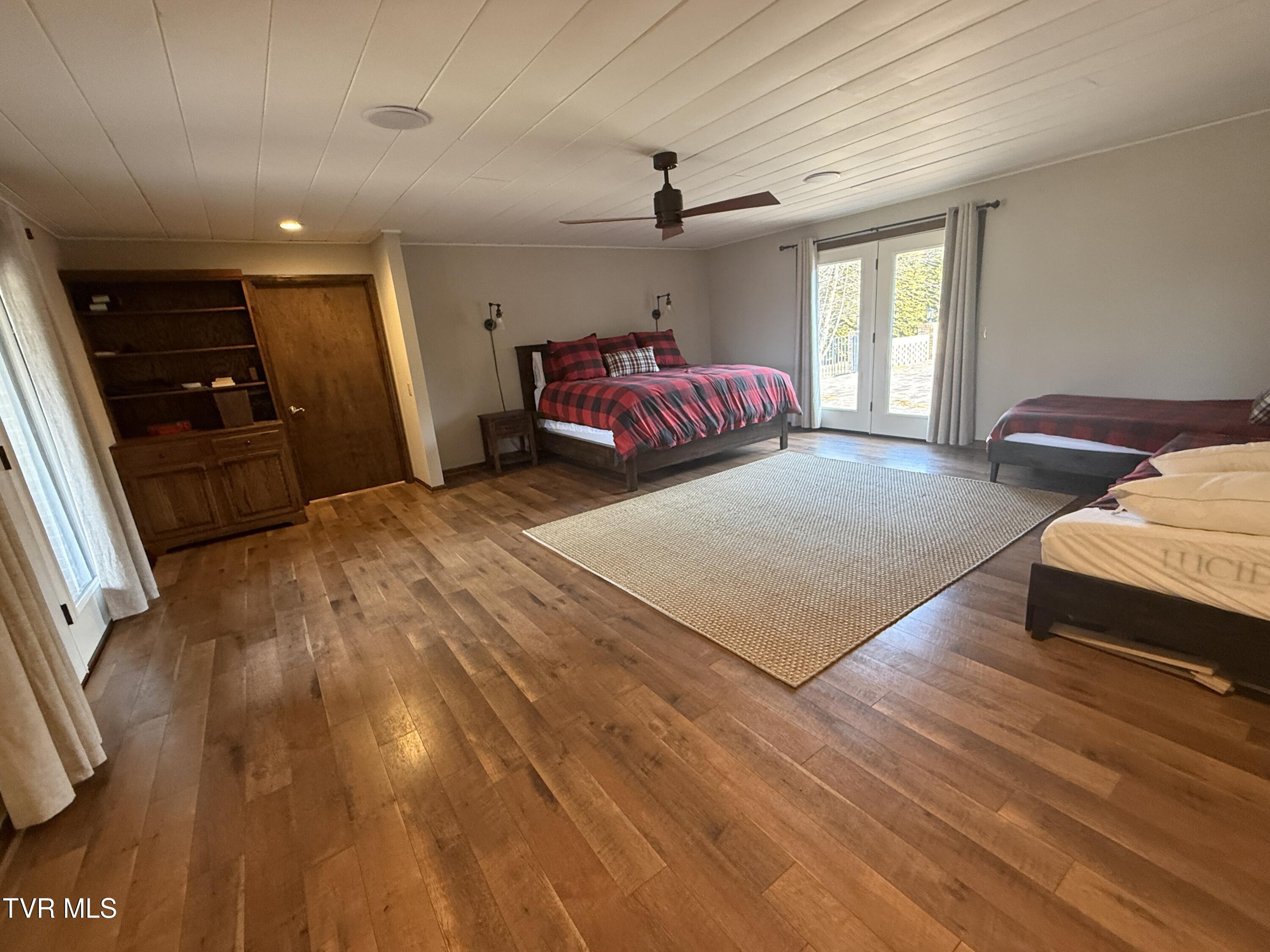 Elizabethton, Tennessee, 37643, United States, 5 Bedrooms Bedrooms, ,6 BathroomsBathrooms,Residential,Active,2019182