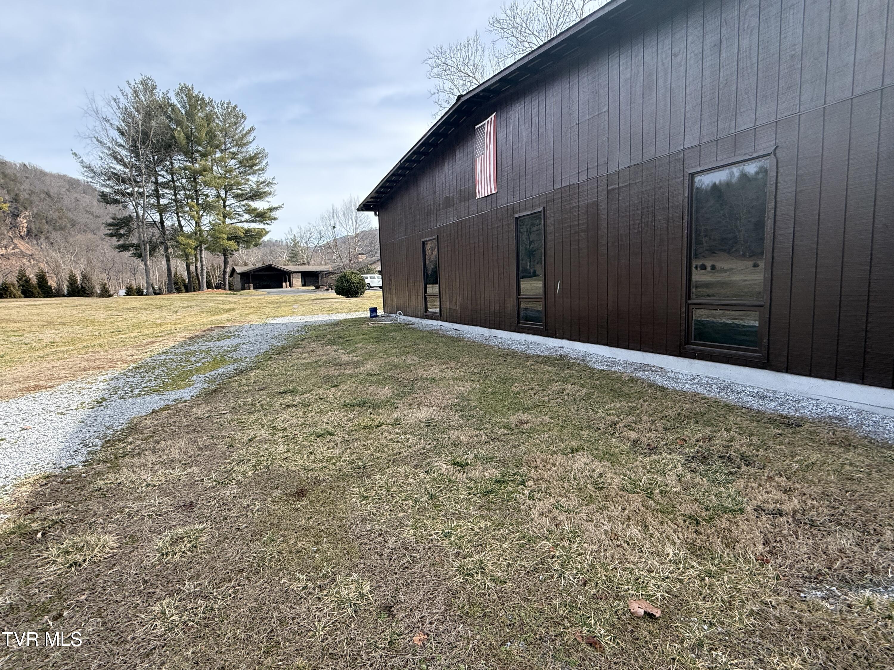 Elizabethton, Tennessee, 37643, United States, 5 Bedrooms Bedrooms, ,6 BathroomsBathrooms,Residential,Active,2019182