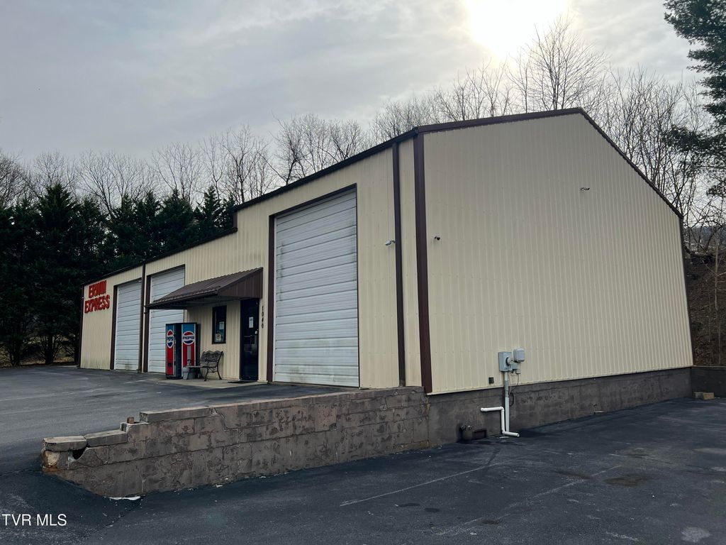 Photo of 1040 Martin Creek Road, Erwin, TN 37650 (MLS # 9990993)