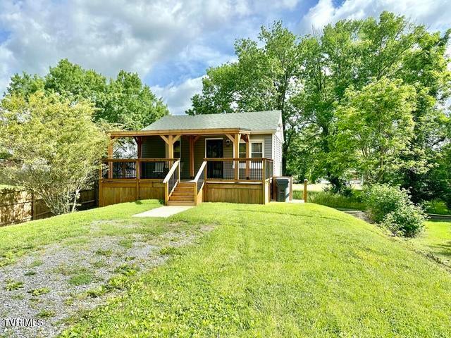 Photo of 925 Wilson Avenue, Bristol, TN 37620 (MLS # 10002193)