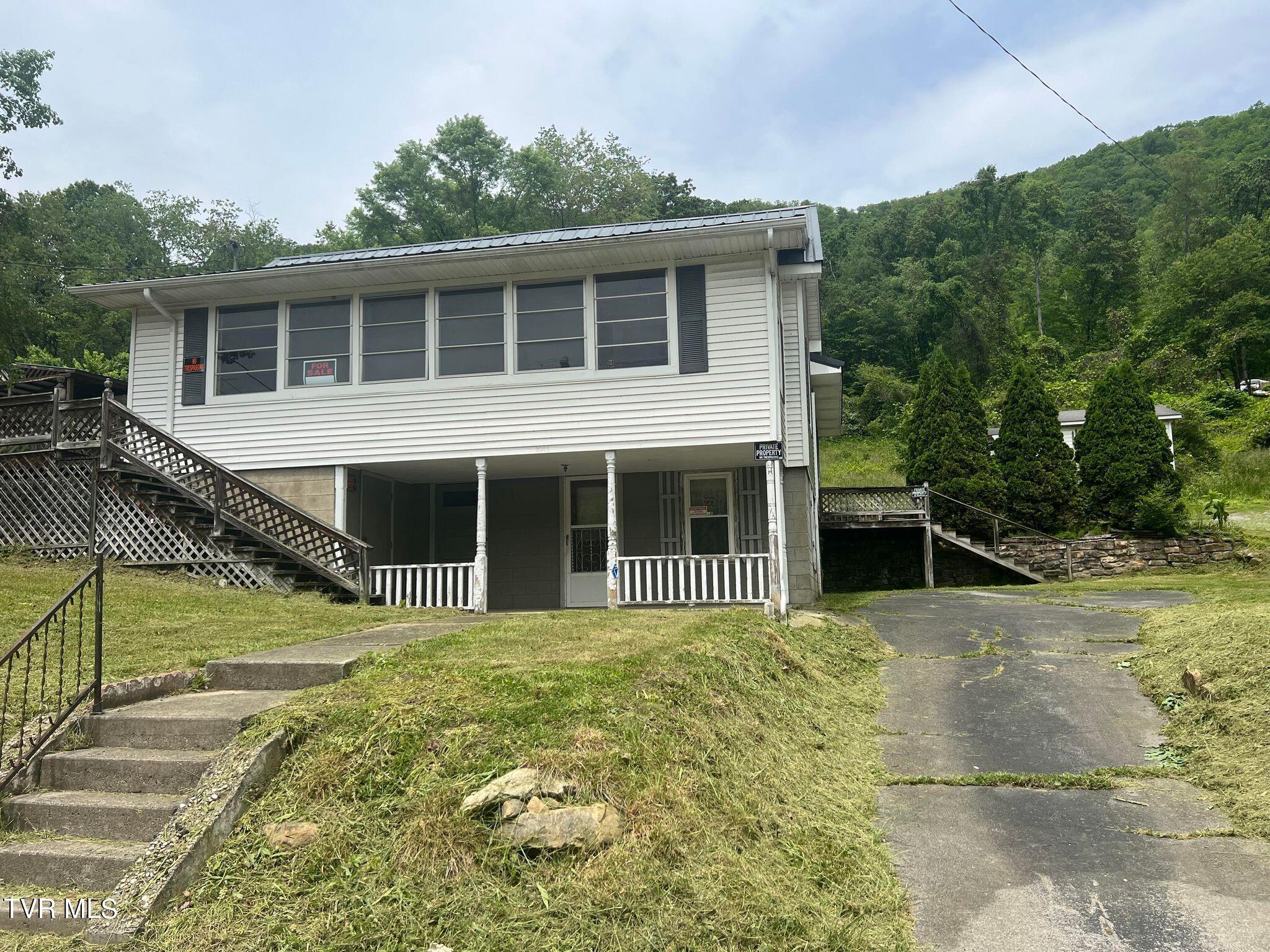 1533 Dawson Avenue, Big Stone Gap, Virginia image 2