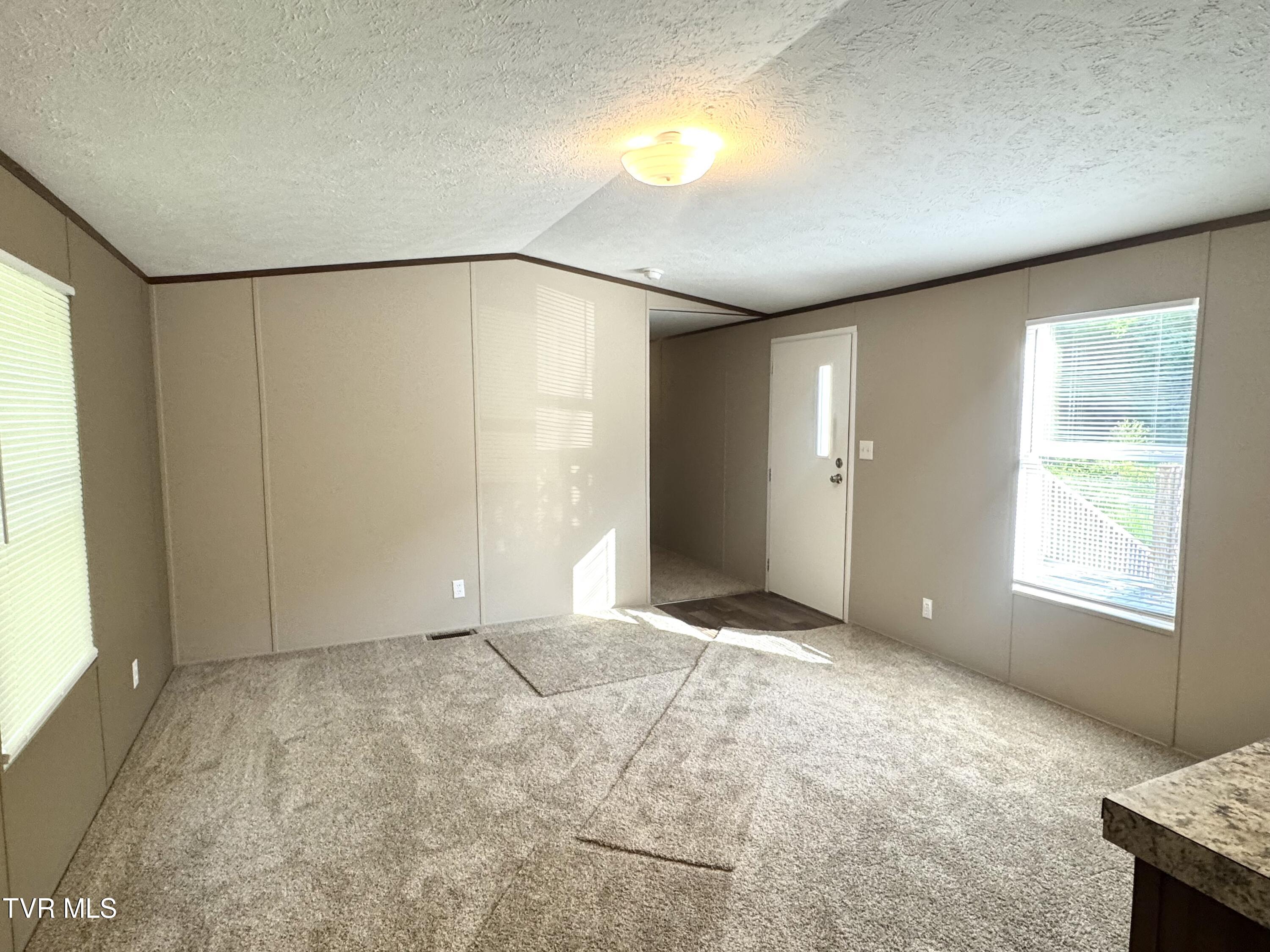 236 Redwood Drive, Raven, Virginia image 2