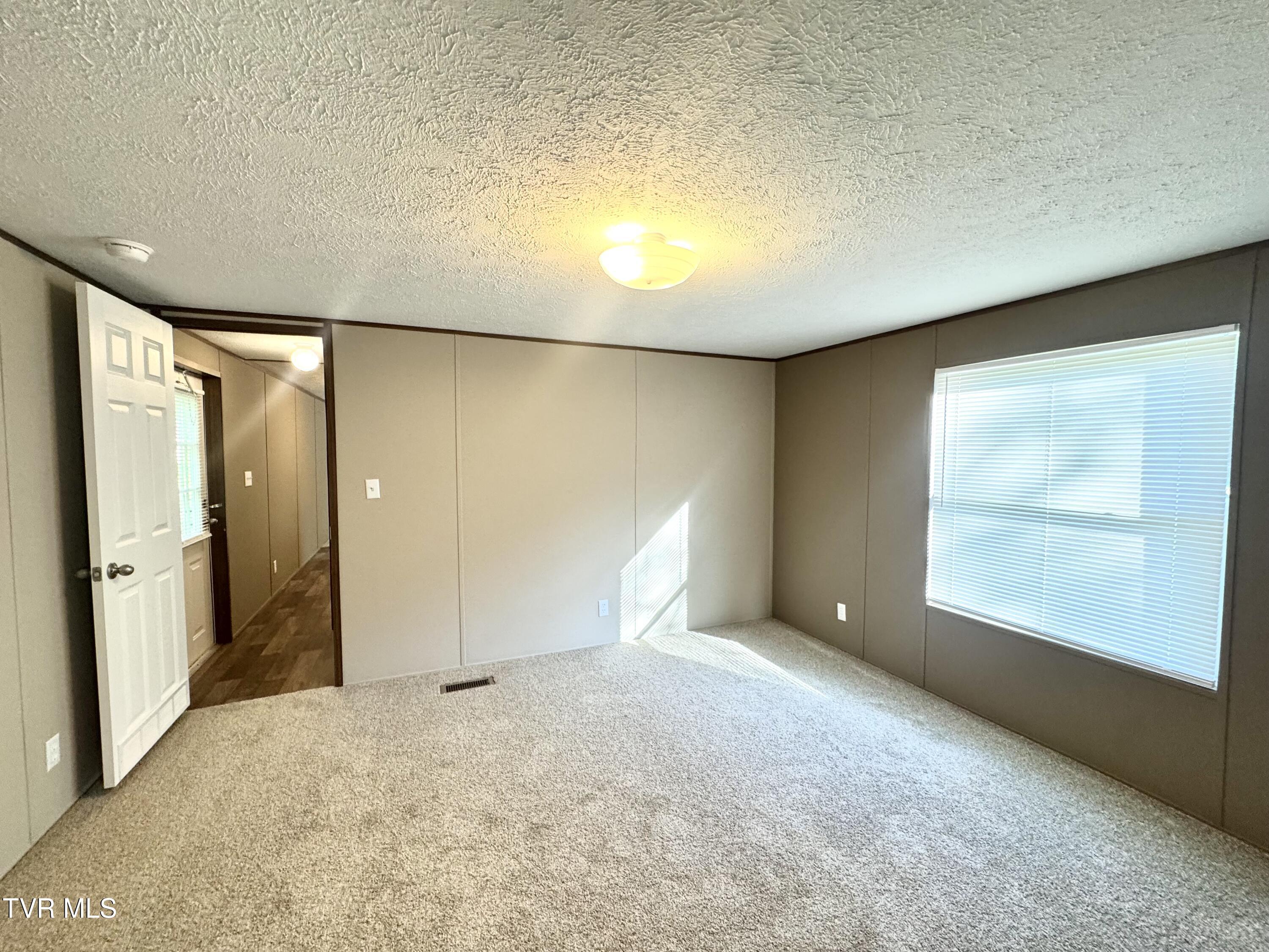 236 Redwood Drive, Raven, Virginia image 11