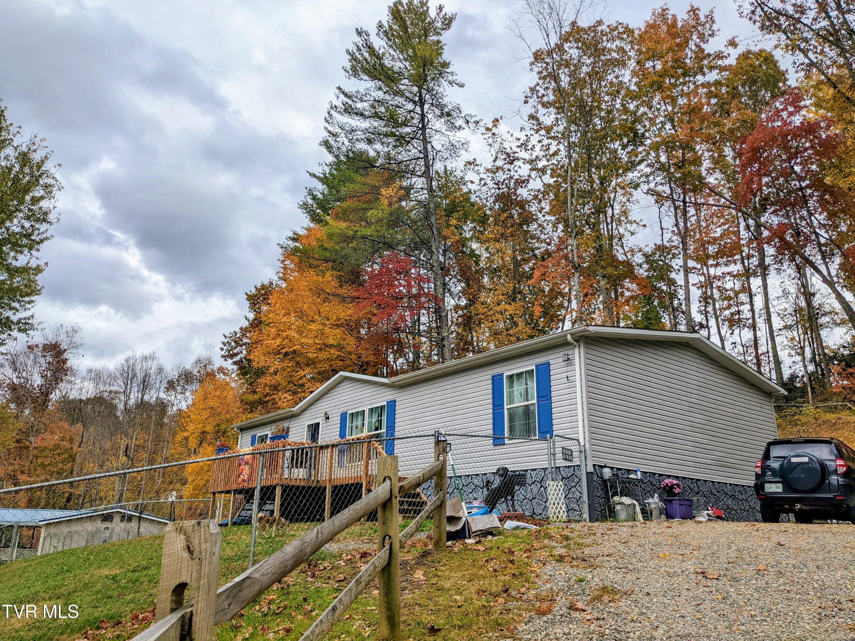 1229 Pleasant Valley Road, Mountain City, Tennessee image 2