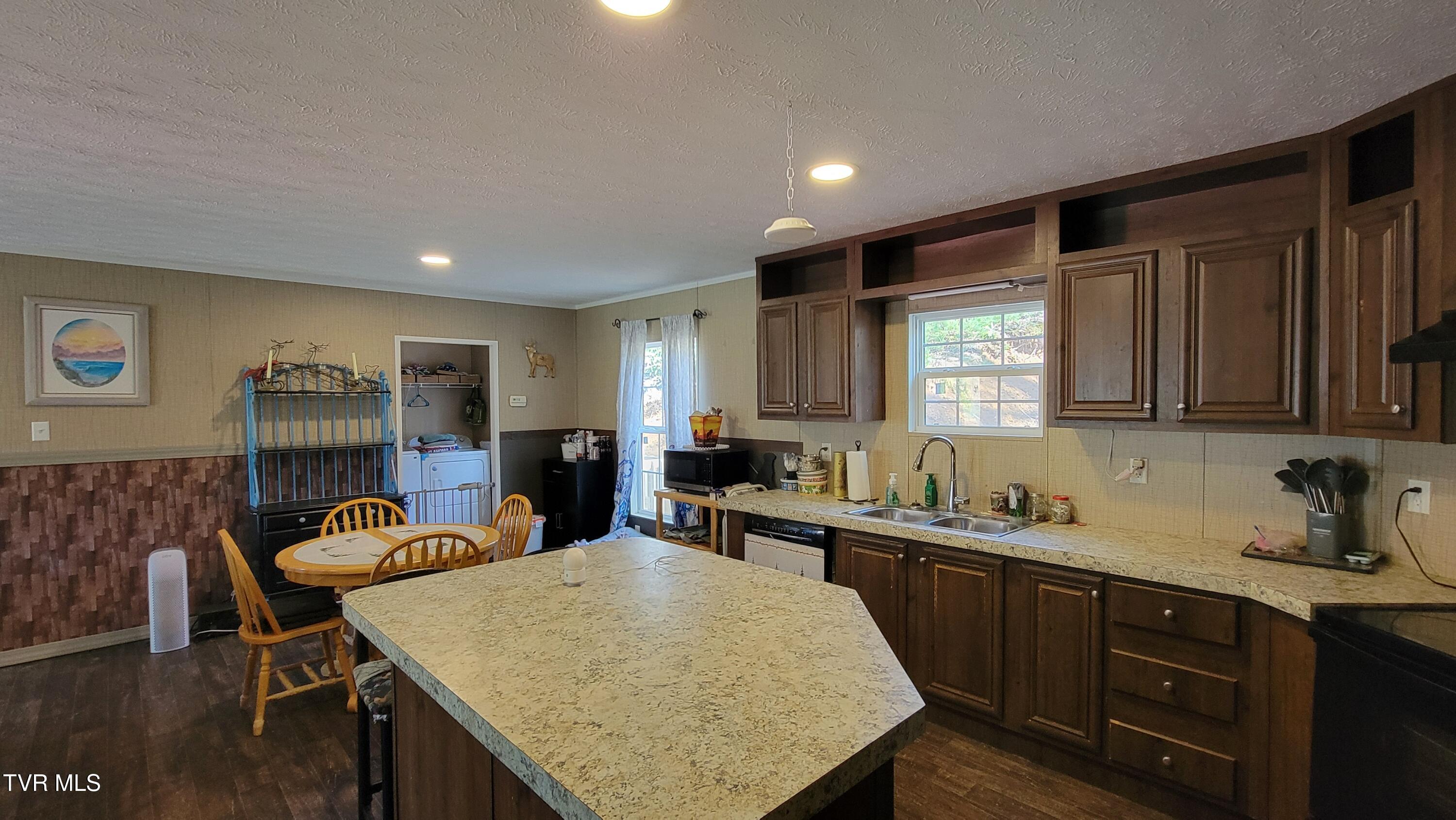 1229 Pleasant Valley Road, Mountain City, Tennessee image 10