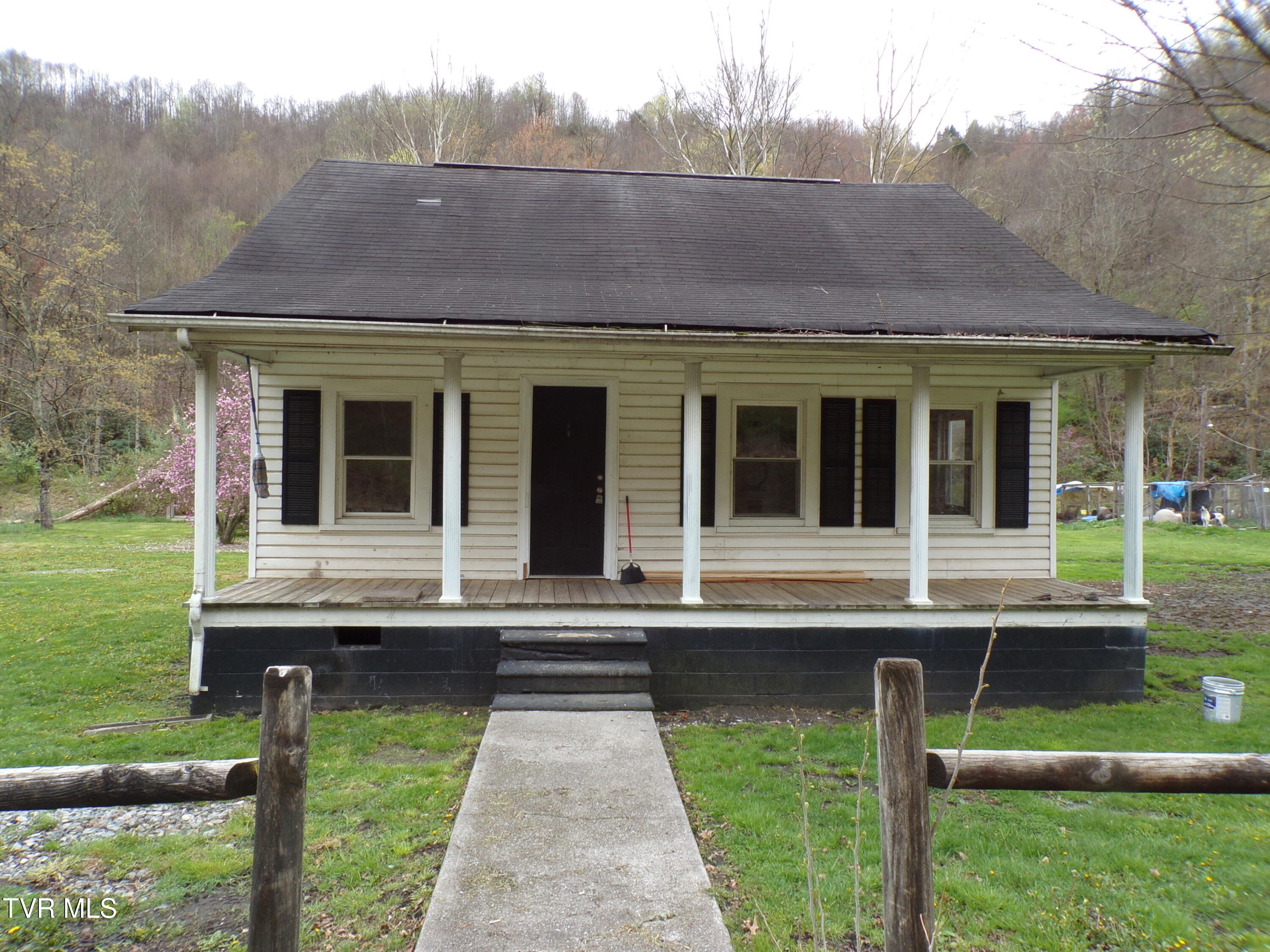 2342 Roda Road, Appalachia, Virginia image 1