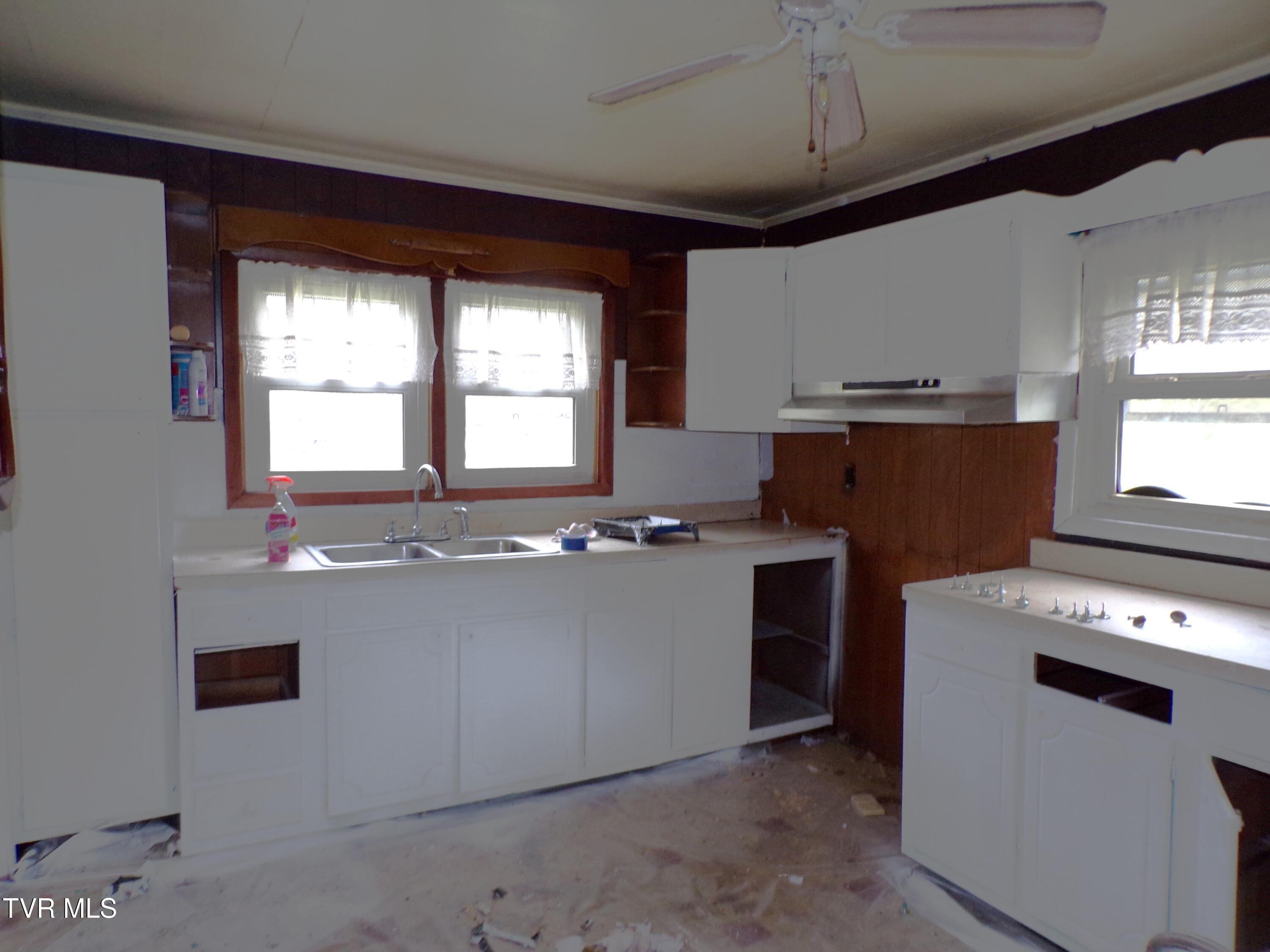 2342 Roda Road, Appalachia, Virginia image 16