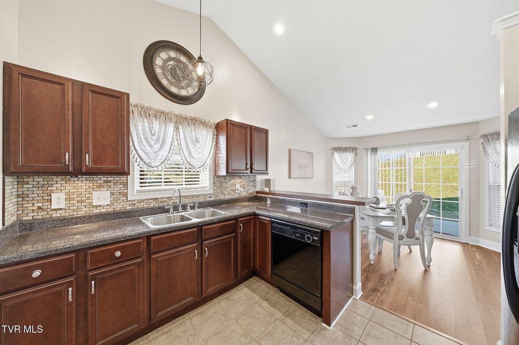 Photo of 54 Boone Hill Court #54, Johnson City, TN 37615 (MLS # 9990354)