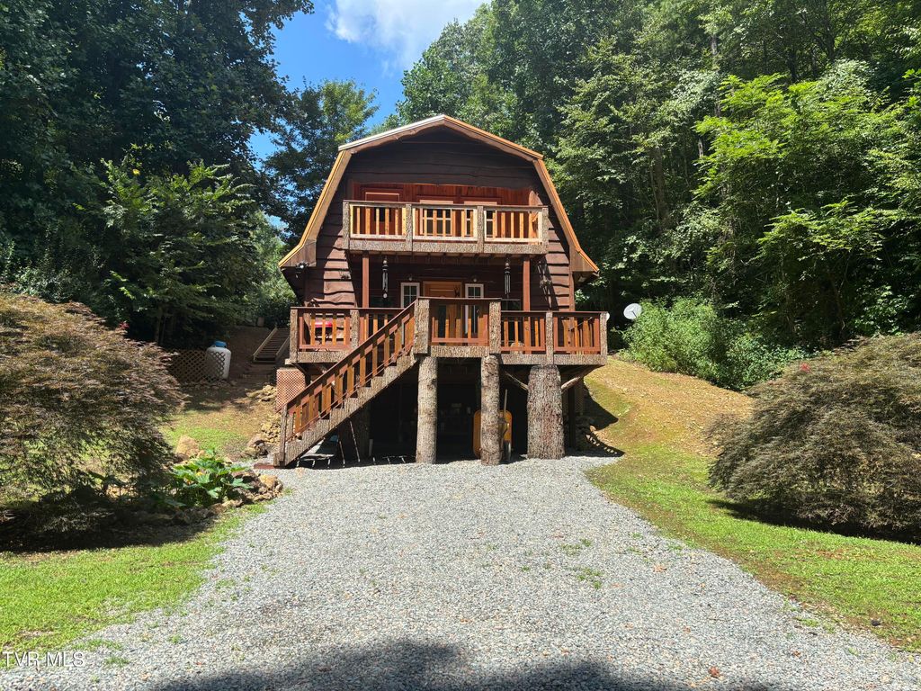 Photo of 100 Gate Hollow Road, Mountain City, TN 37683 (MLS # 9984524)