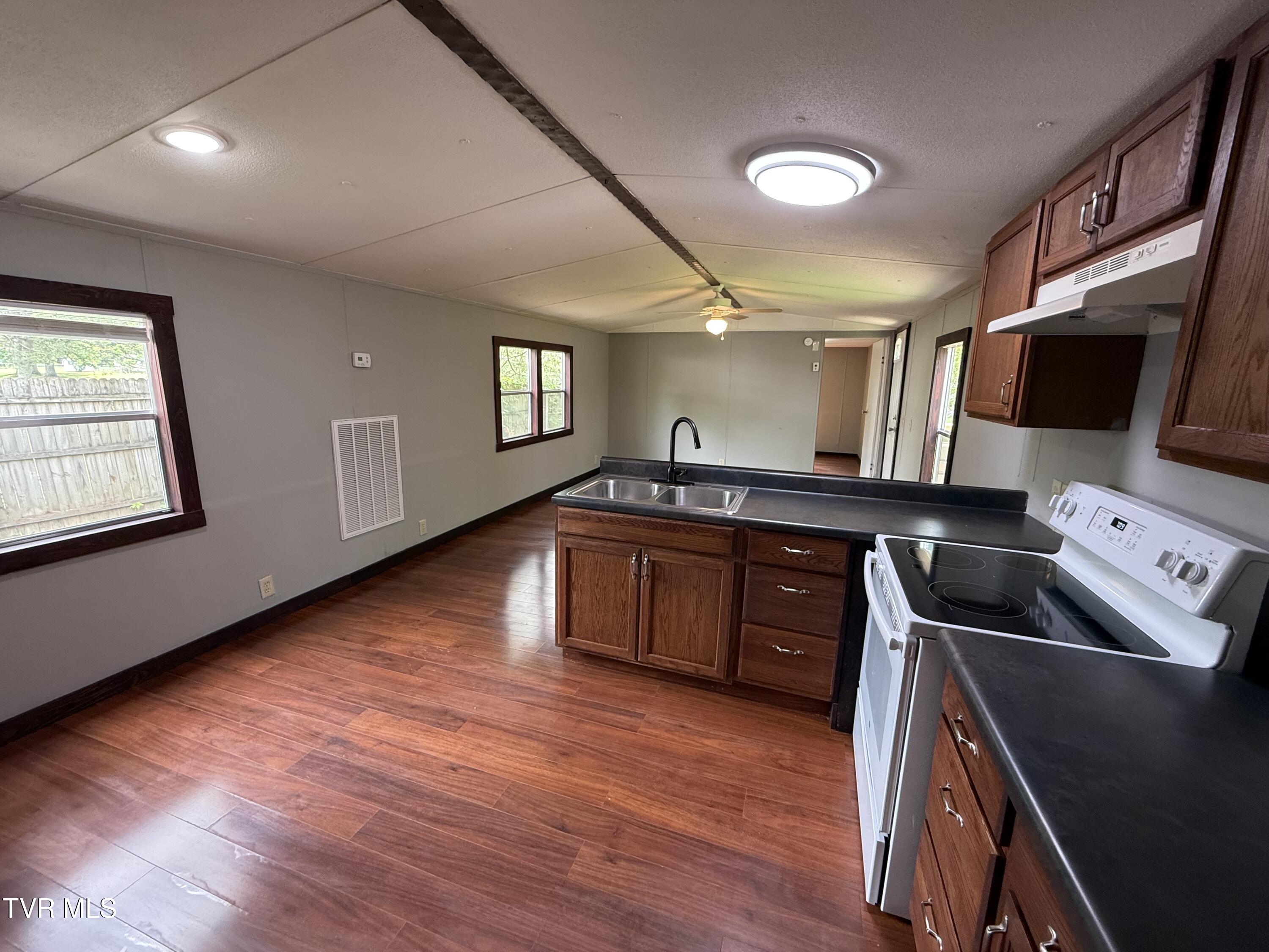 104 Creekbank Road, Elizabethton, Tennessee image 16