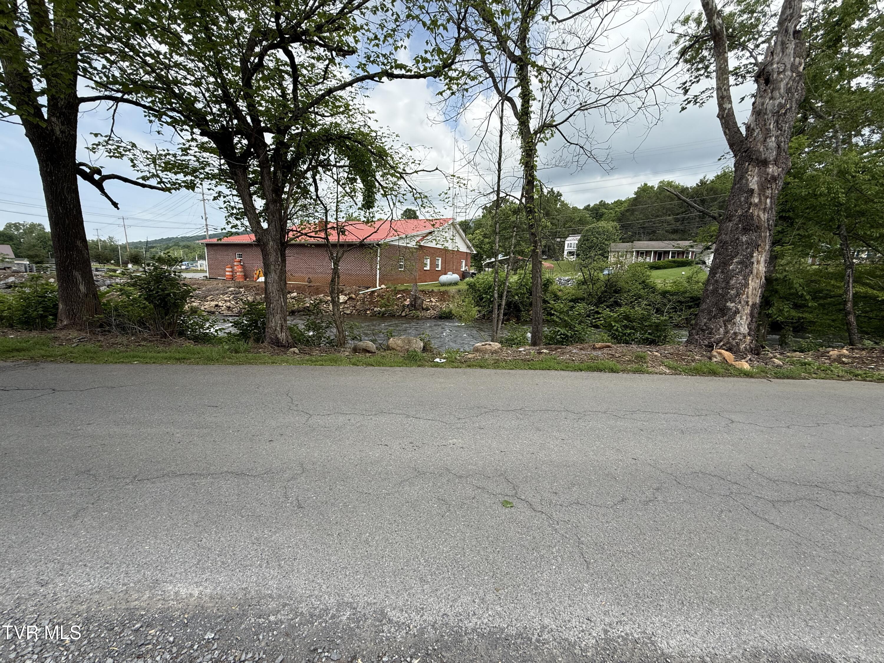 104 Creekbank Road, Elizabethton, Tennessee image 8