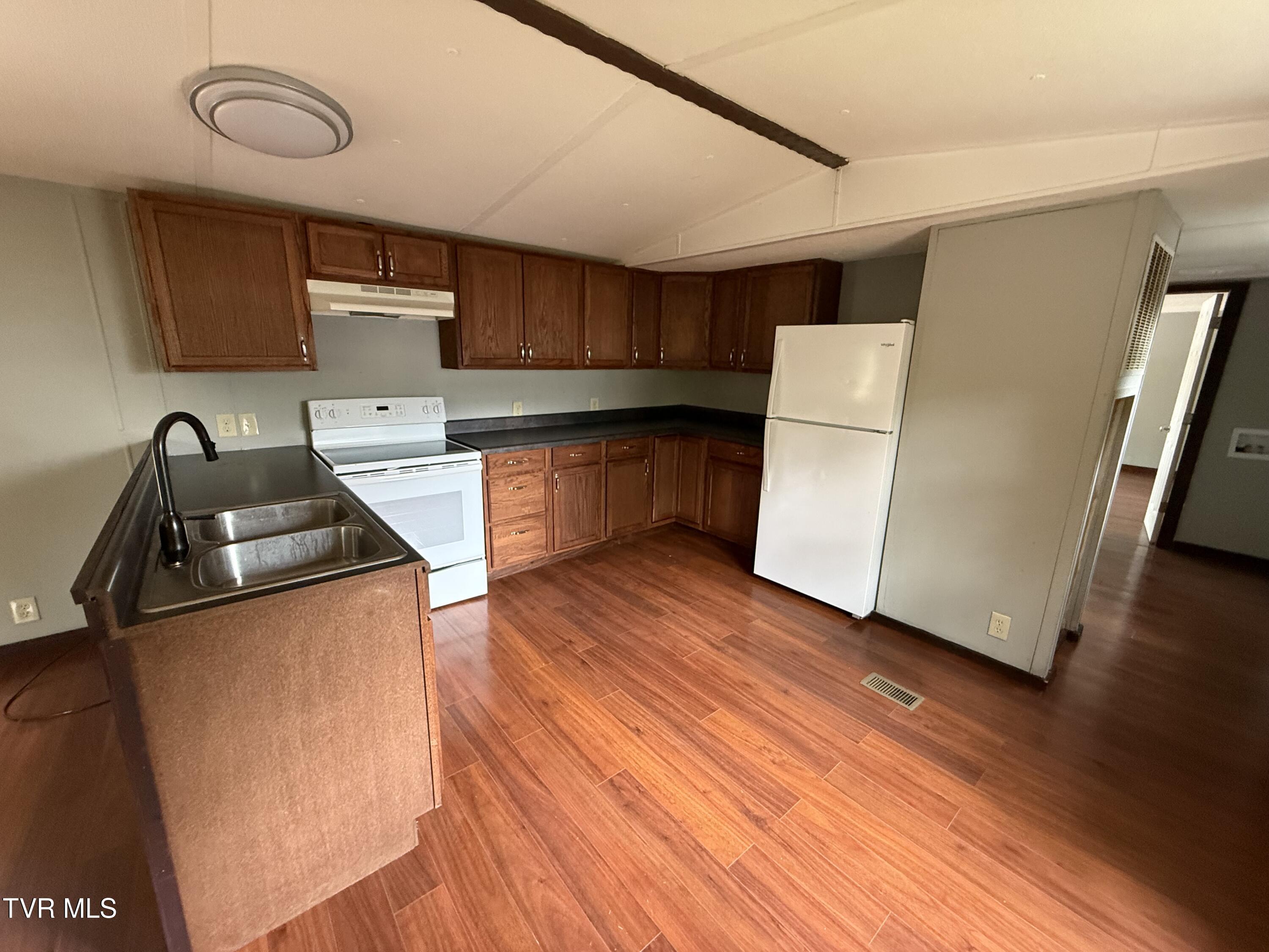 104 Creekbank Road, Elizabethton, Tennessee image 13