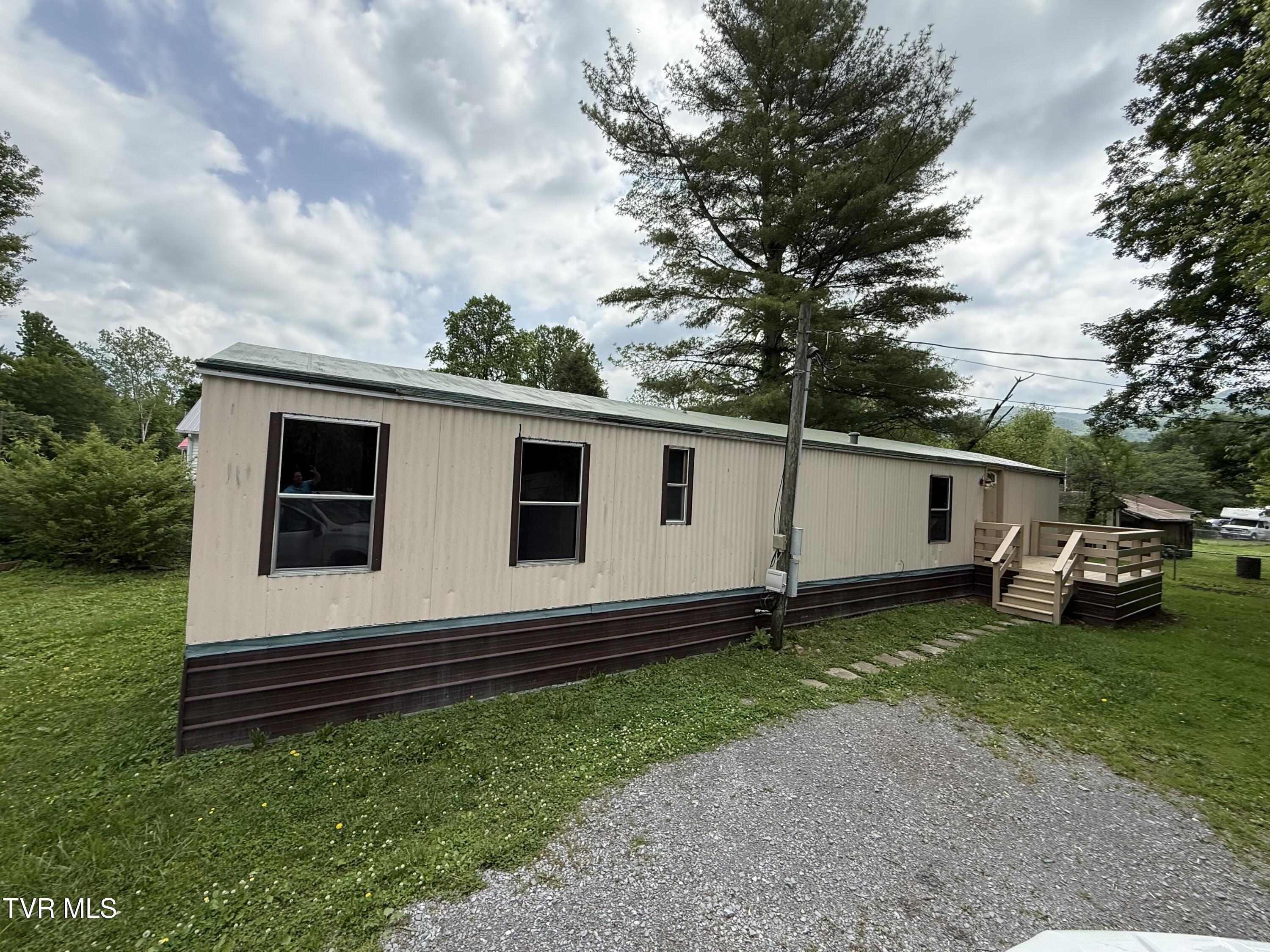 104 Creekbank Road, Elizabethton, Tennessee image 10