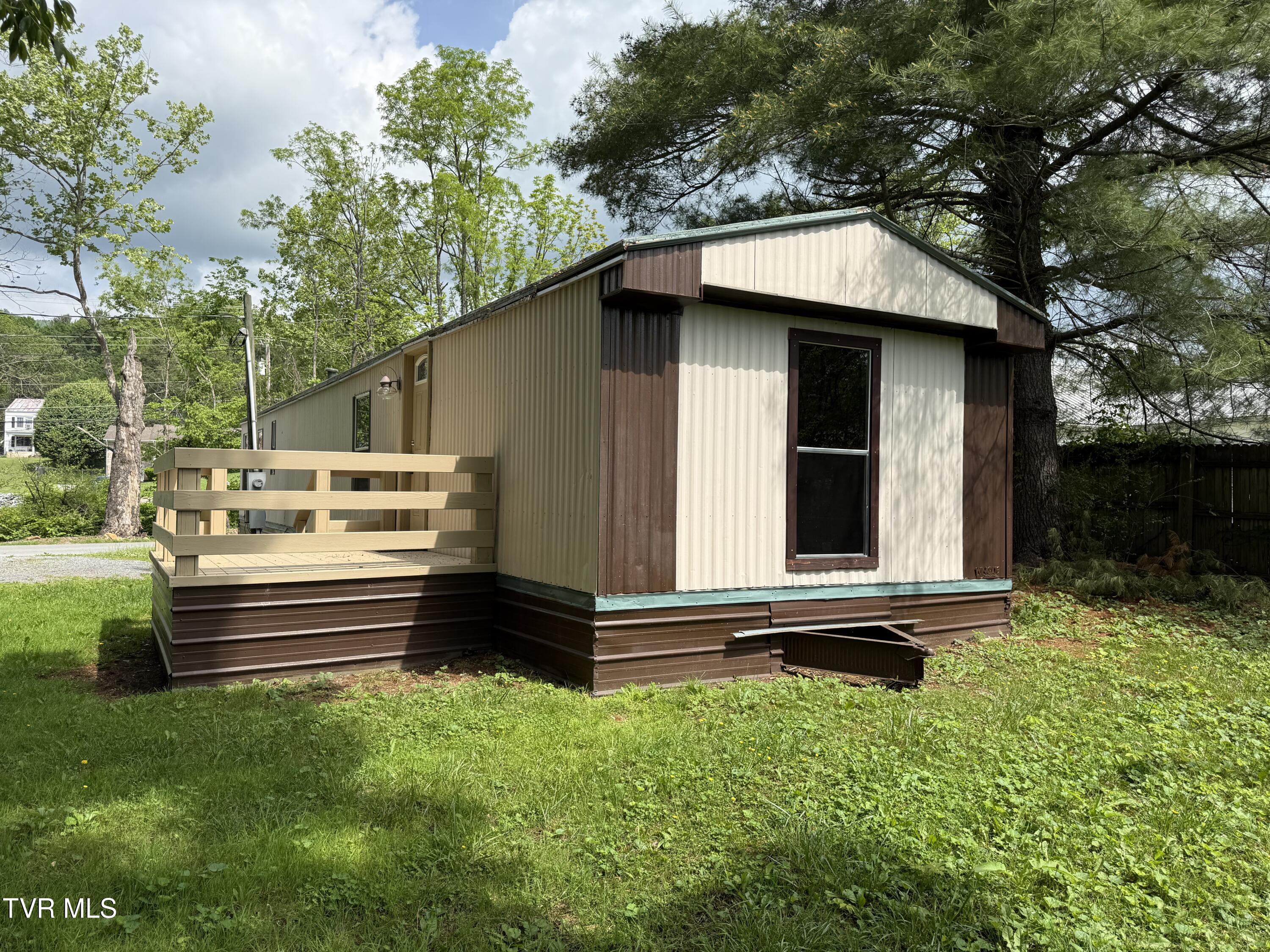 104 Creekbank Road, Elizabethton, Tennessee image 3