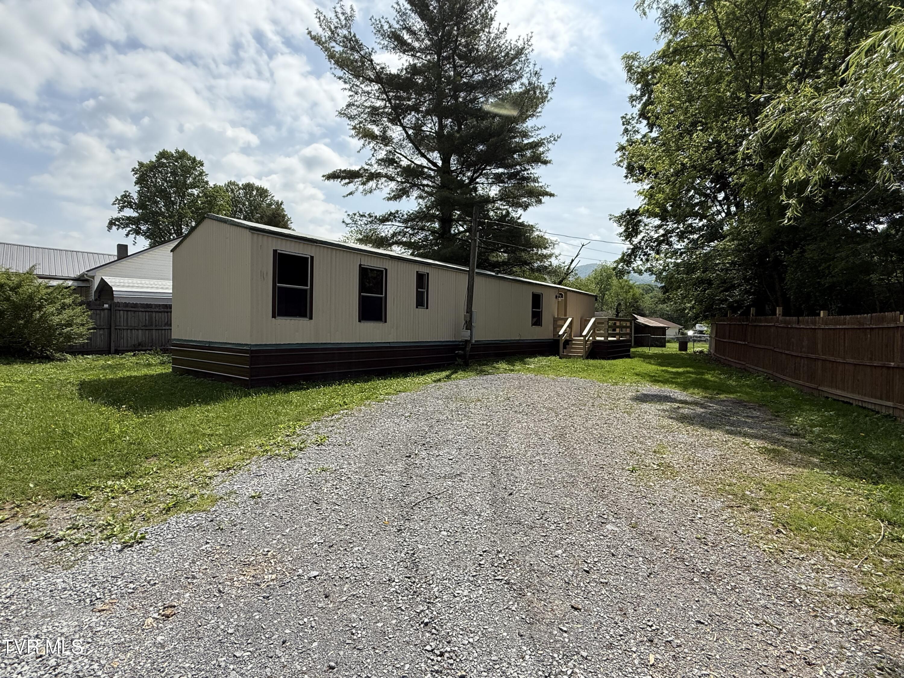 104 Creekbank Road, Elizabethton, Tennessee image 1
