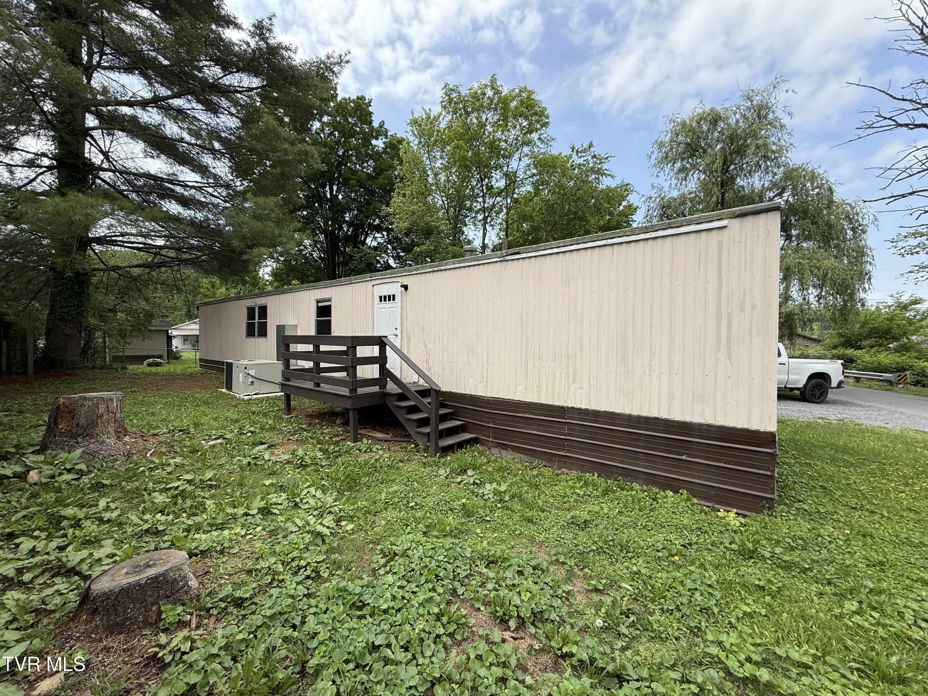 104 Creekbank Road, Elizabethton, Tennessee image 5