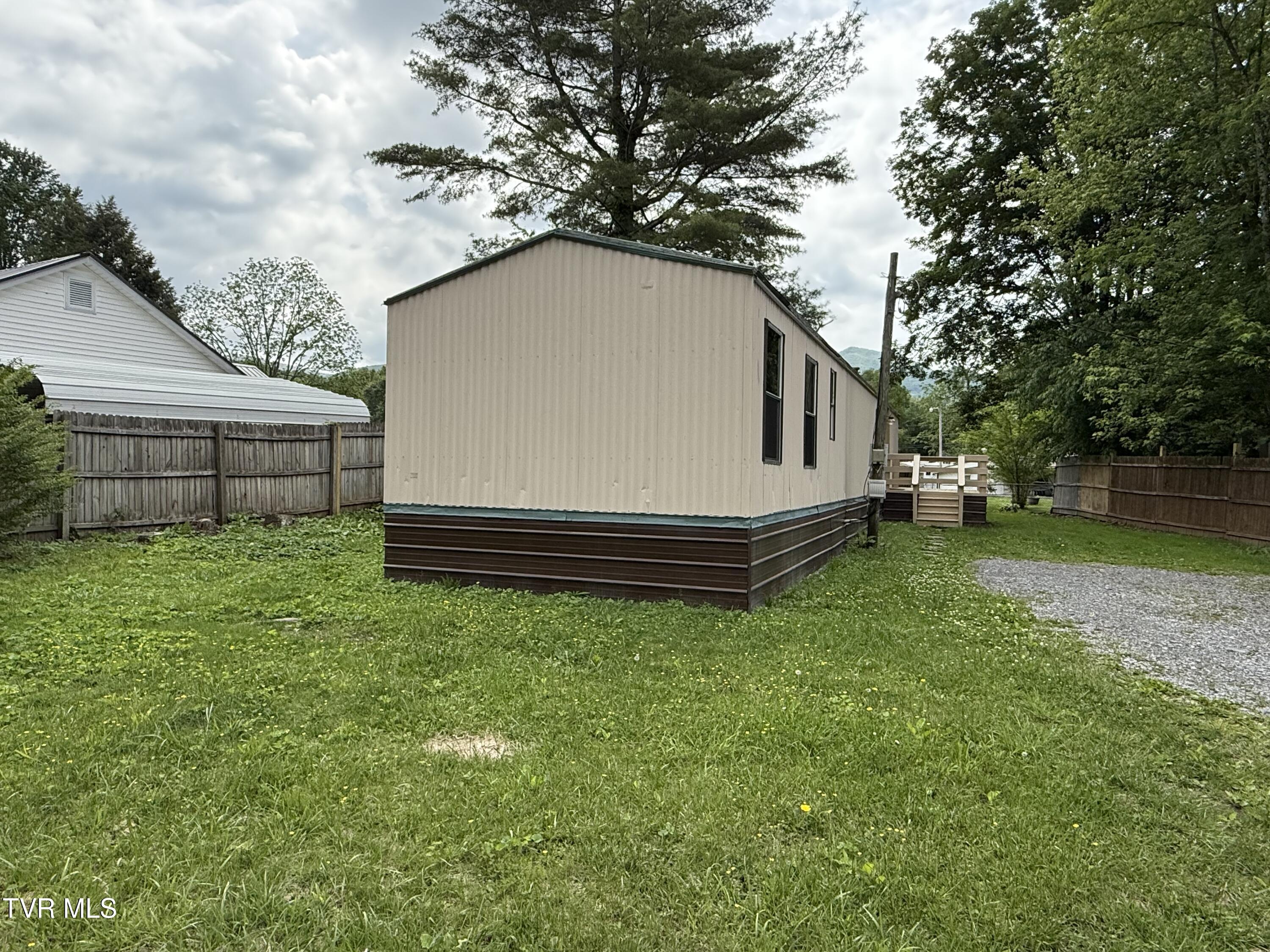 104 Creekbank Road, Elizabethton, Tennessee image 7