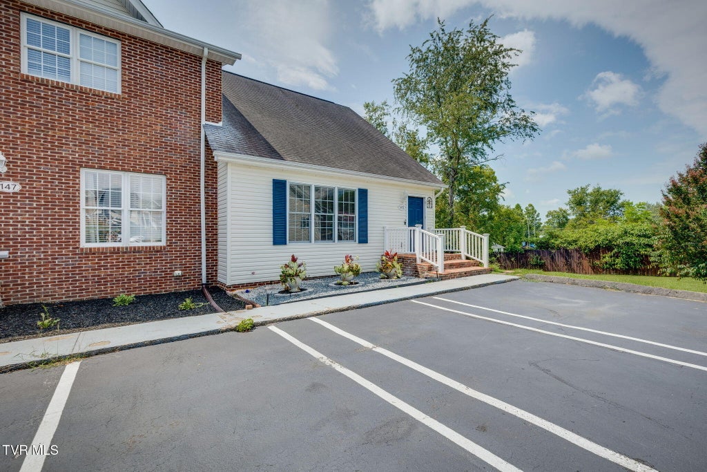 Photo of 145 Rainbow Circle #5, Bristol, VA 24201 (MLS # 9999301)