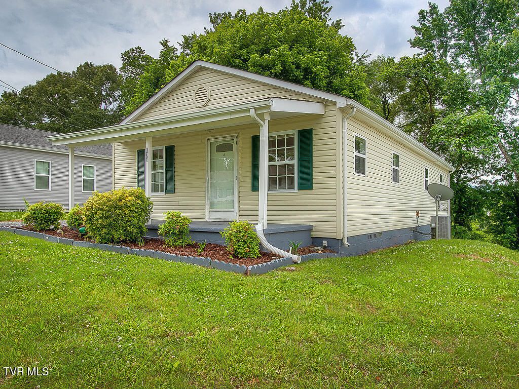 Photo of 138 Grandview Street, Church Hill, TN 37642 (MLS # 9992733)