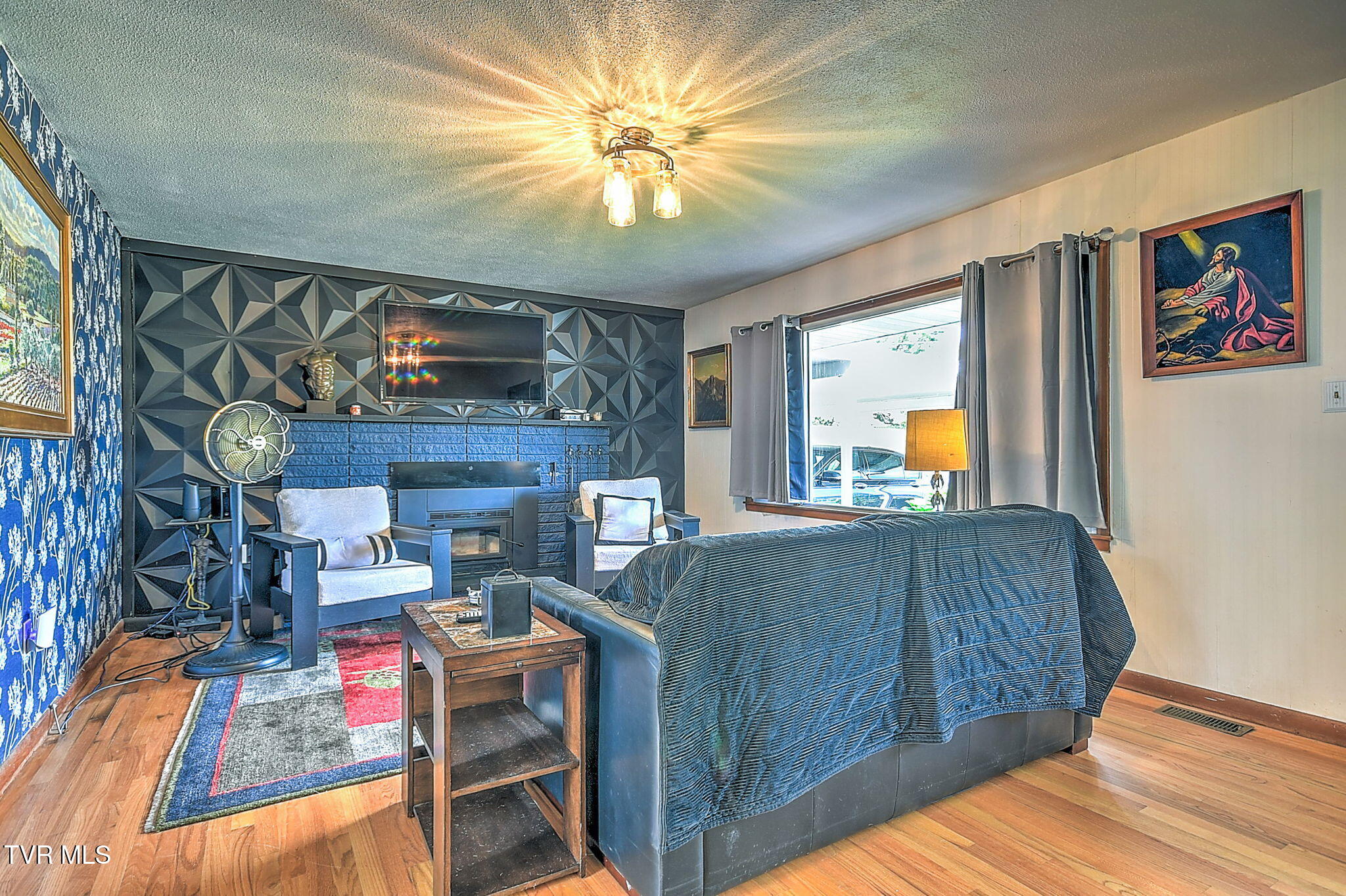 141 East Central