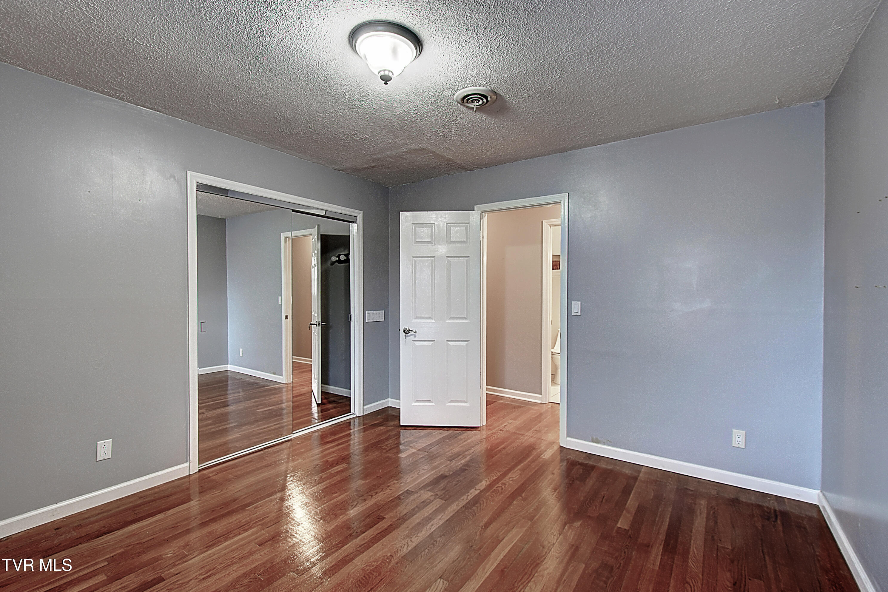 Kingsport, Tennessee 37663, United States, 4 Bedrooms Bedrooms, ,2 BathroomsBathrooms,Residential,Active,241151