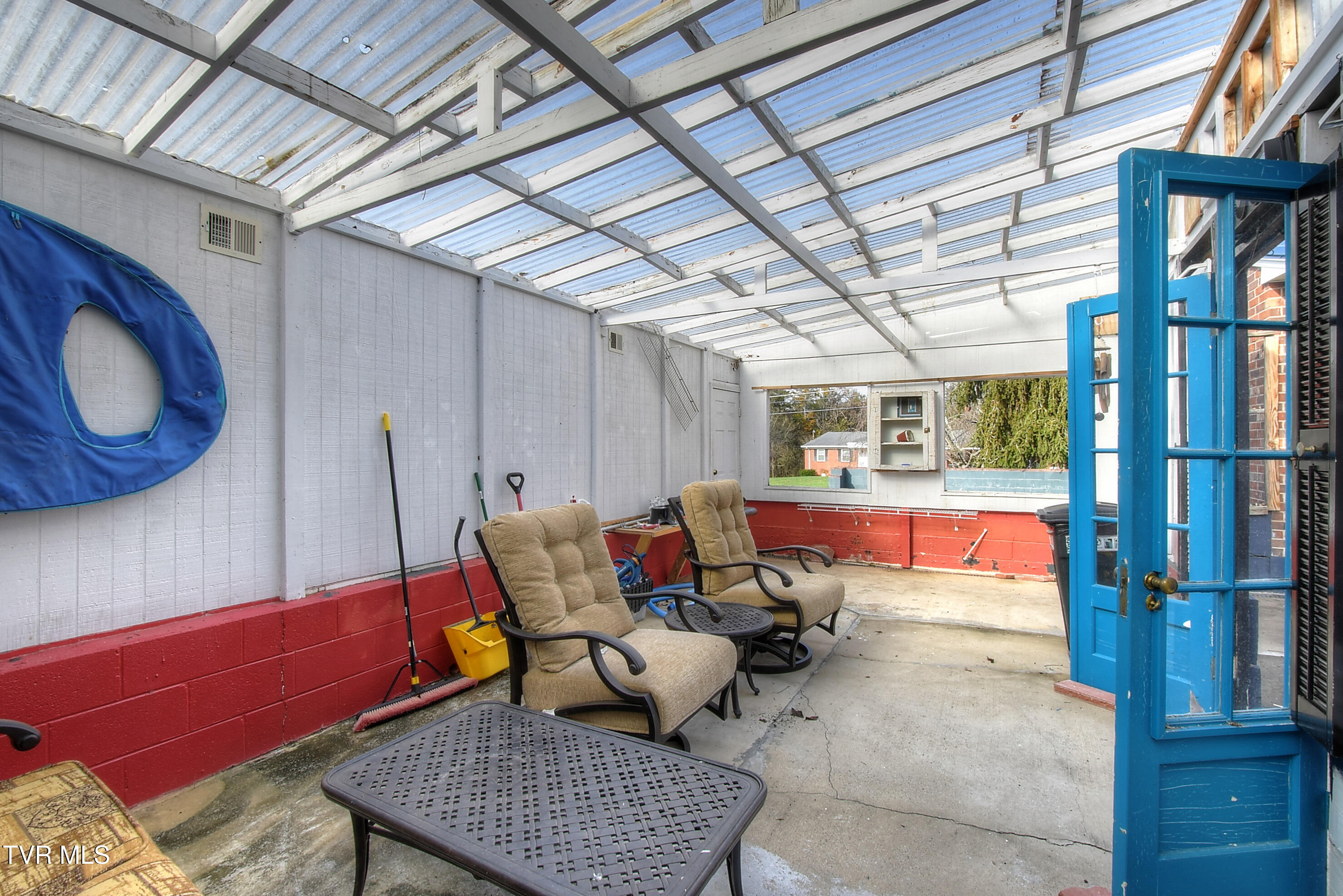 Kingsport, Tennessee 37663, United States, 4 Bedrooms Bedrooms, ,2 BathroomsBathrooms,Residential,Active,241151