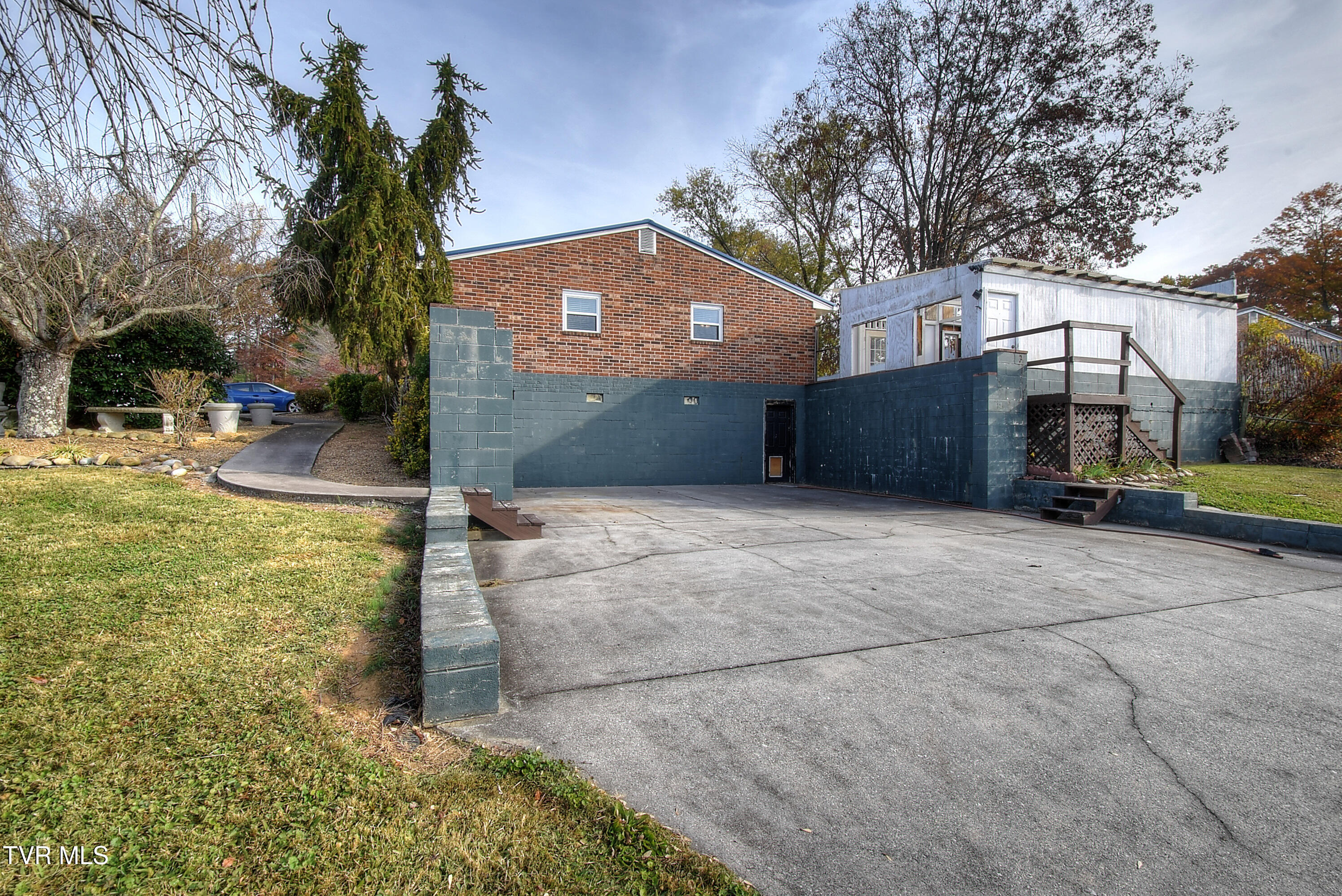 Kingsport, Tennessee 37663, United States, 4 Bedrooms Bedrooms, ,2 BathroomsBathrooms,Residential,Active,241151