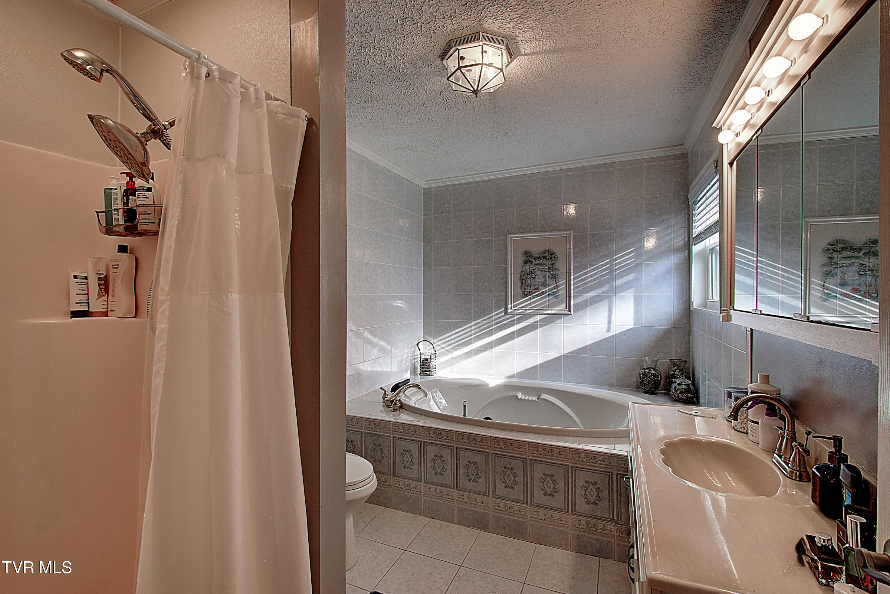 Kingsport, Tennessee 37663, United States, 4 Bedrooms Bedrooms, ,2 BathroomsBathrooms,Residential,Active,241151