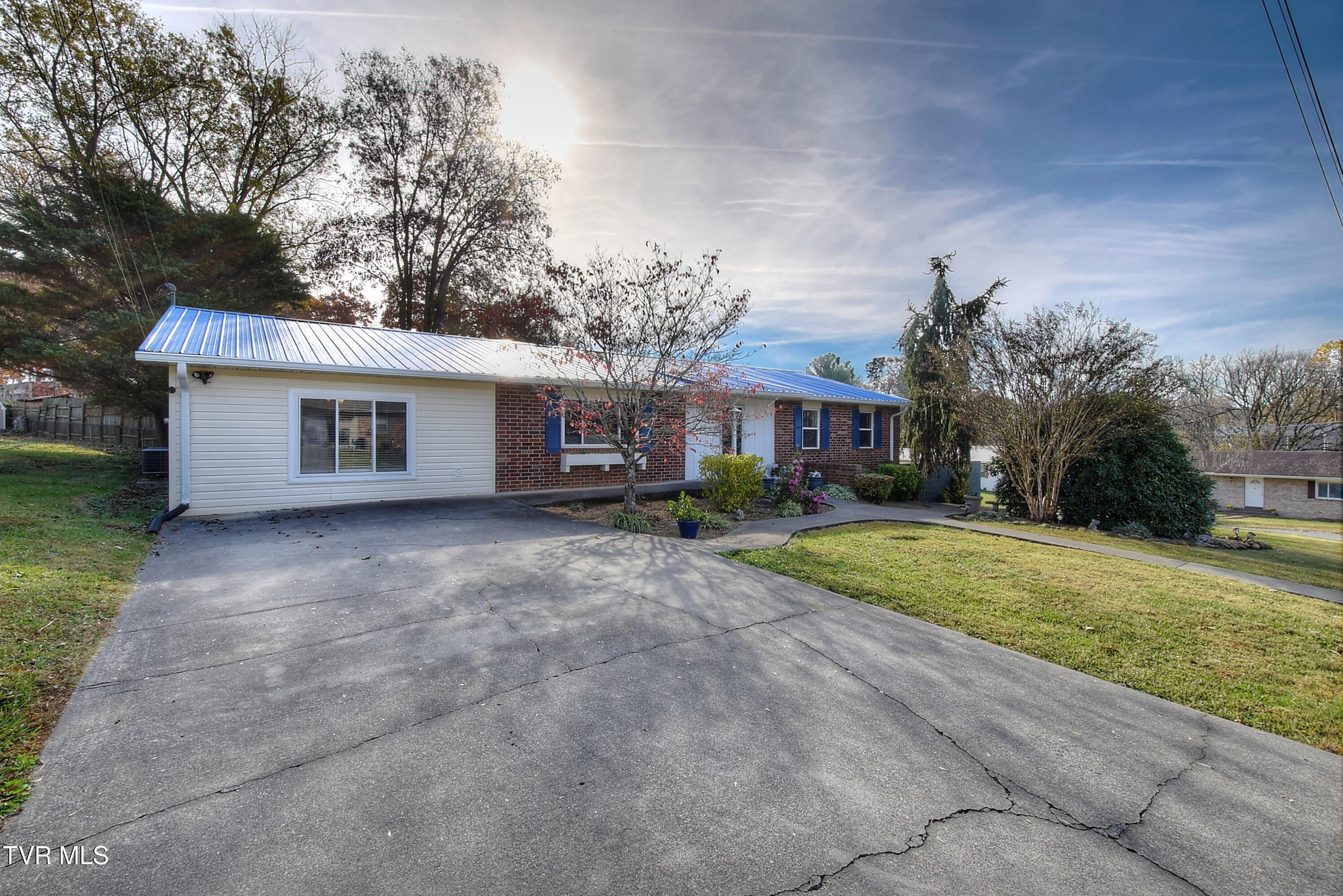 Kingsport, Tennessee 37663, United States, 4 Bedrooms Bedrooms, ,2 BathroomsBathrooms,Residential,Active,241151