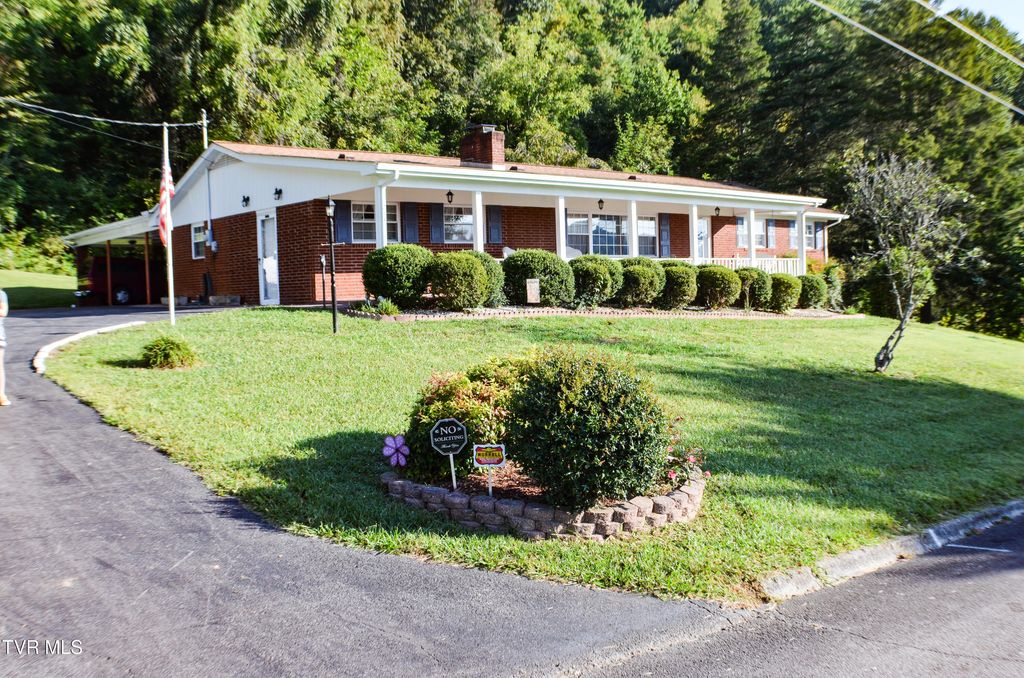 Photo of 213 Russell Drive, Rogersville, TN 37857 (MLS # 9985834)